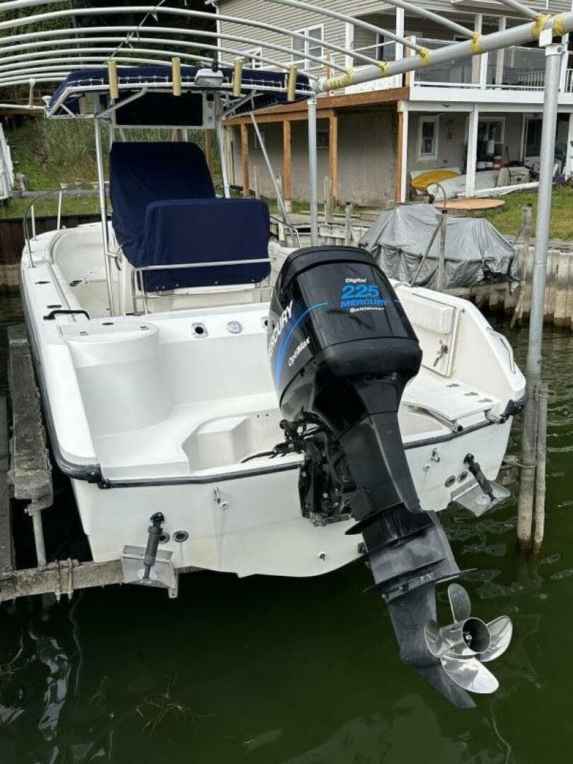 2000 Boston Whaler 