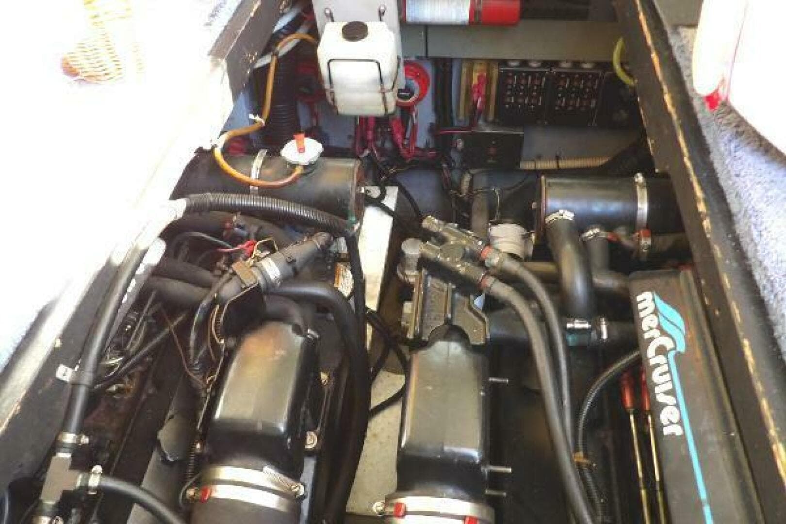 1993 Sea Ray 370 Sedan Bridge