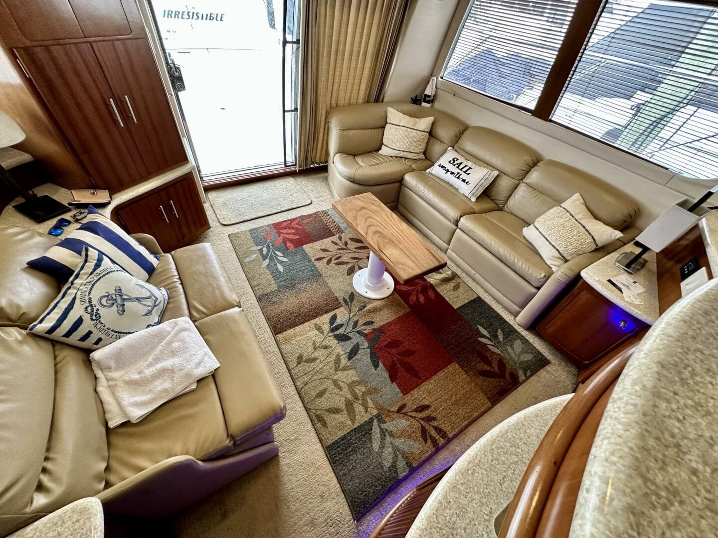 1999 Carver 450 Pilothouse