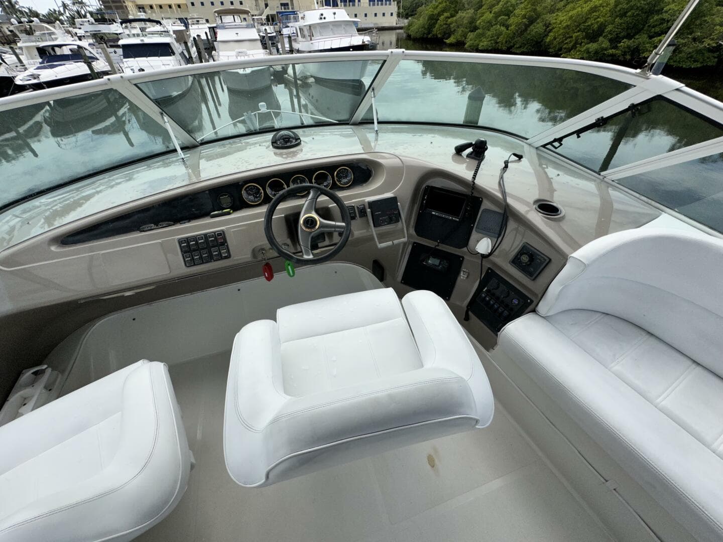 1999 Carver 450 Pilothouse