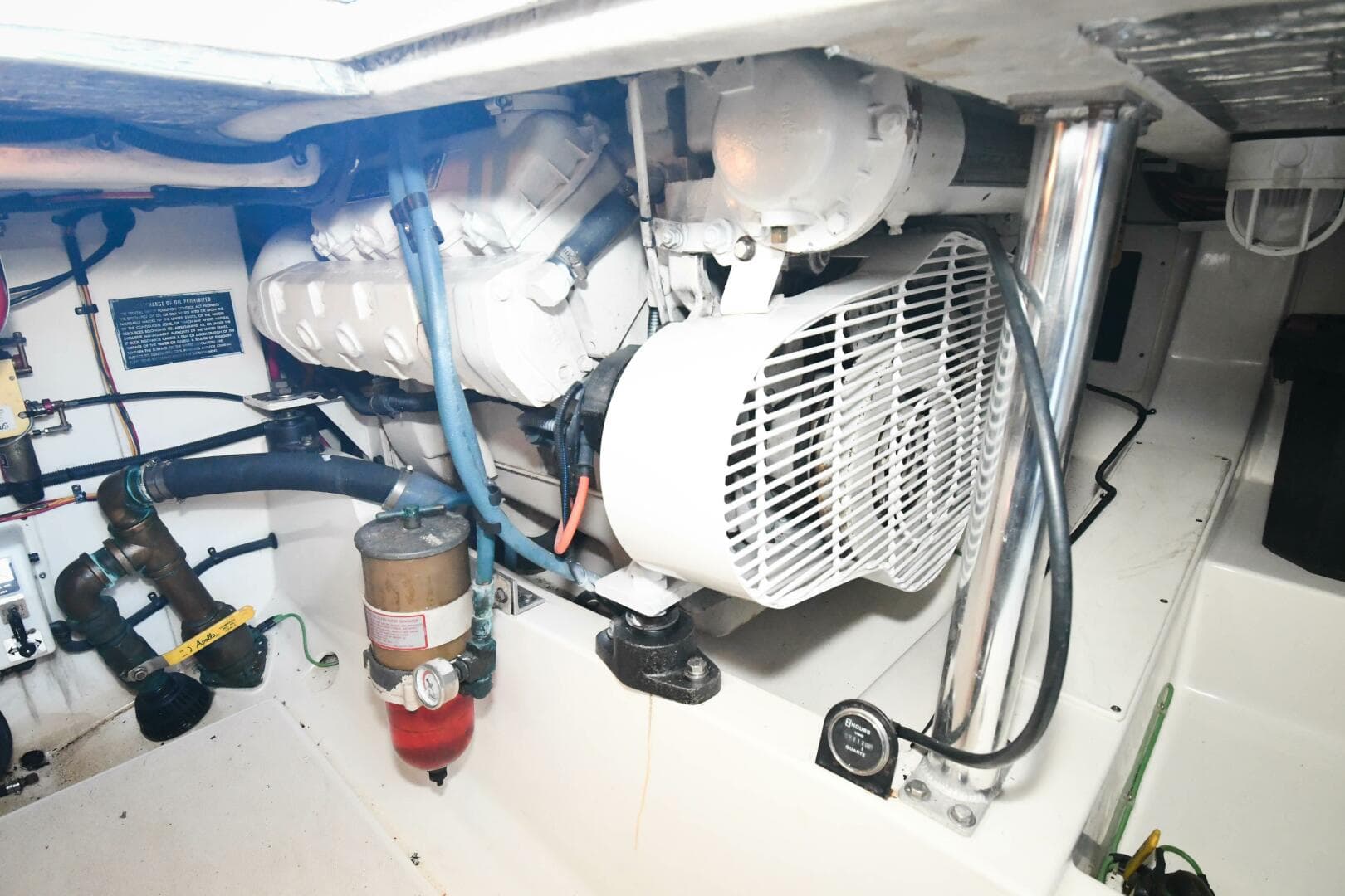 2001 35 Cabo Flybridge - VIKINGOS - Engine Room