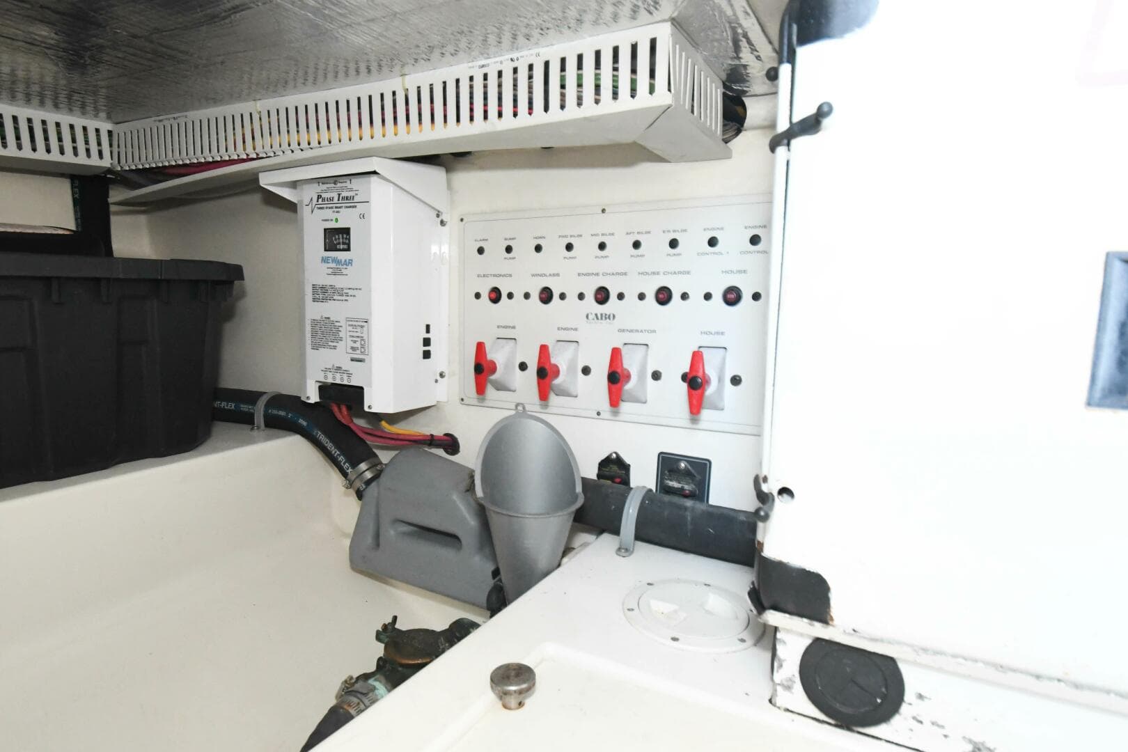 2001 35 Cabo Flybridge - VIKINGOS - Engine Room