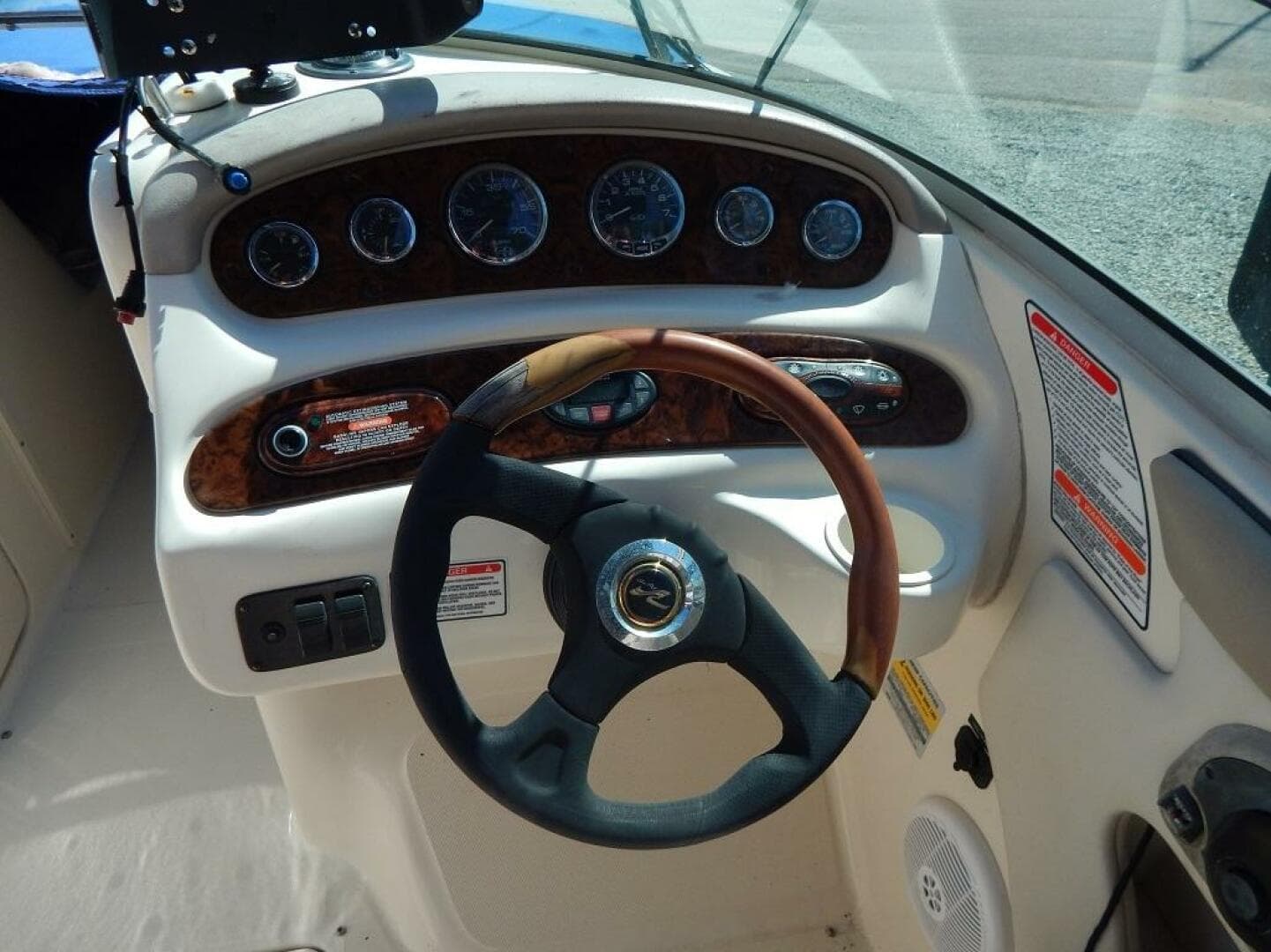 2004 Sea Ray 240 Sundeck