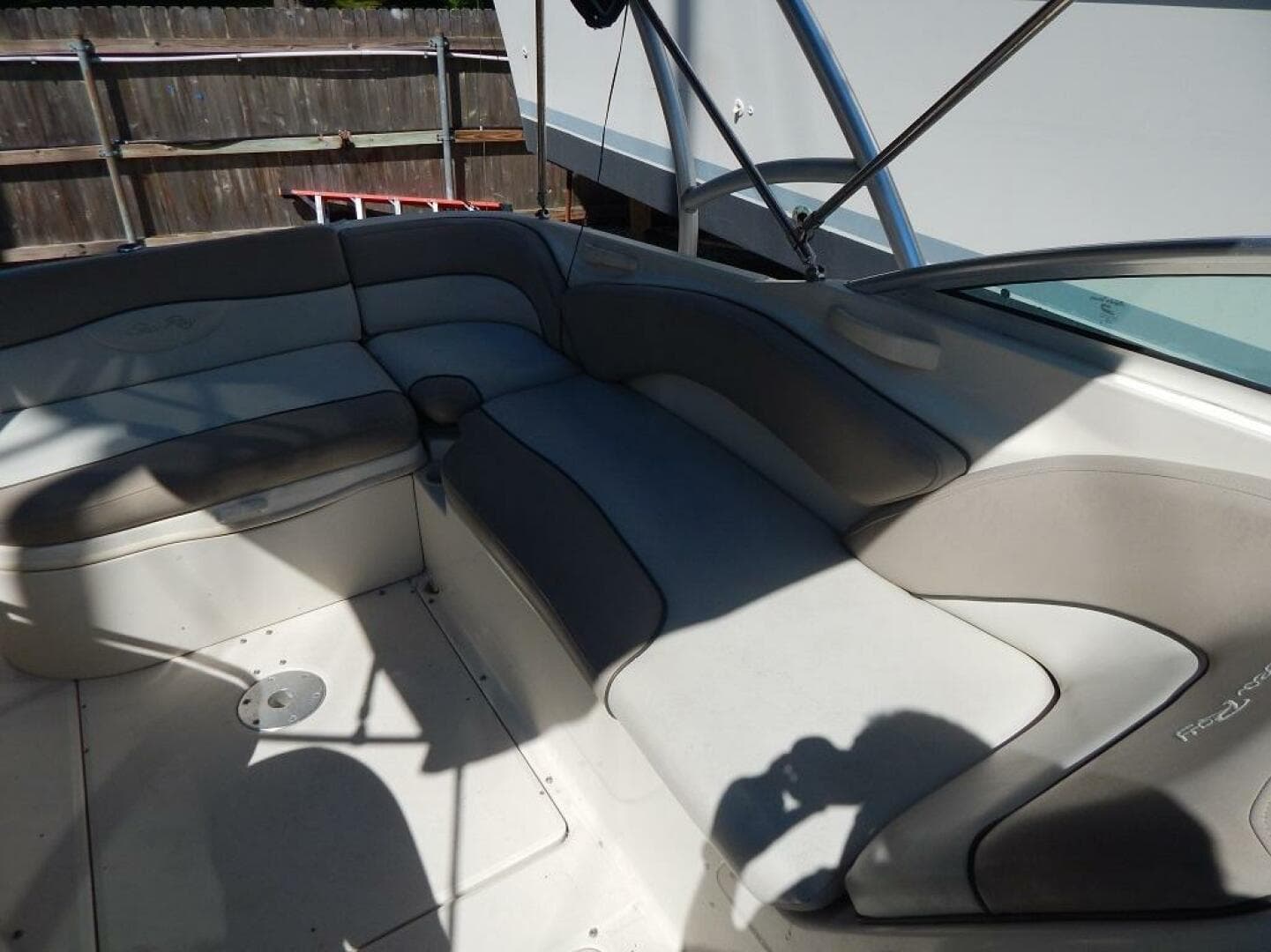 2004 Sea Ray 240 Sundeck