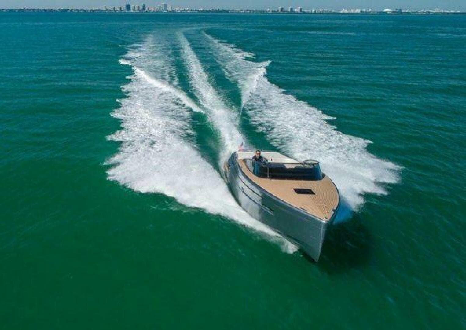 2018 Canard eMotion HYBRID