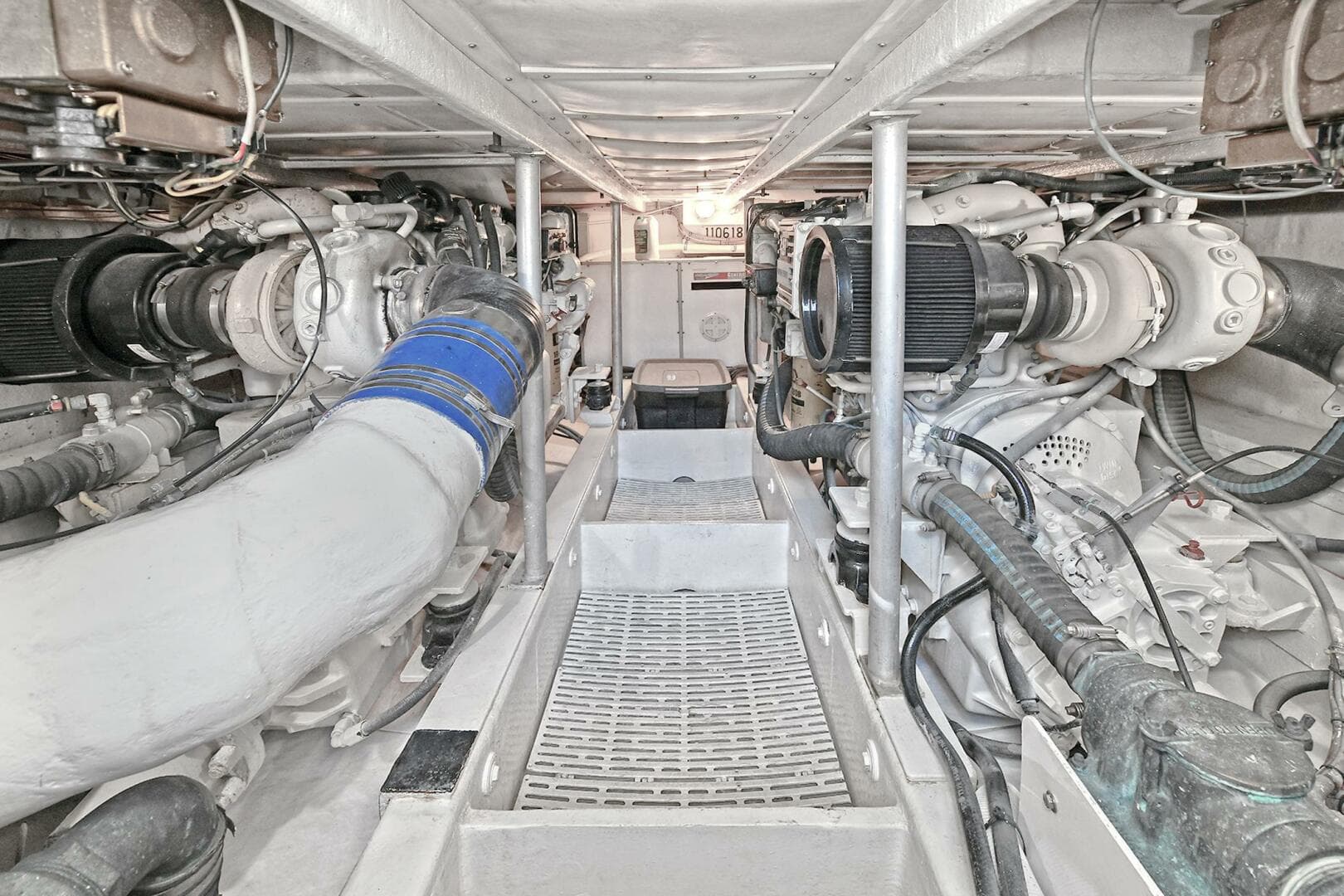 2000 Torres 48 Enclosed Bridge