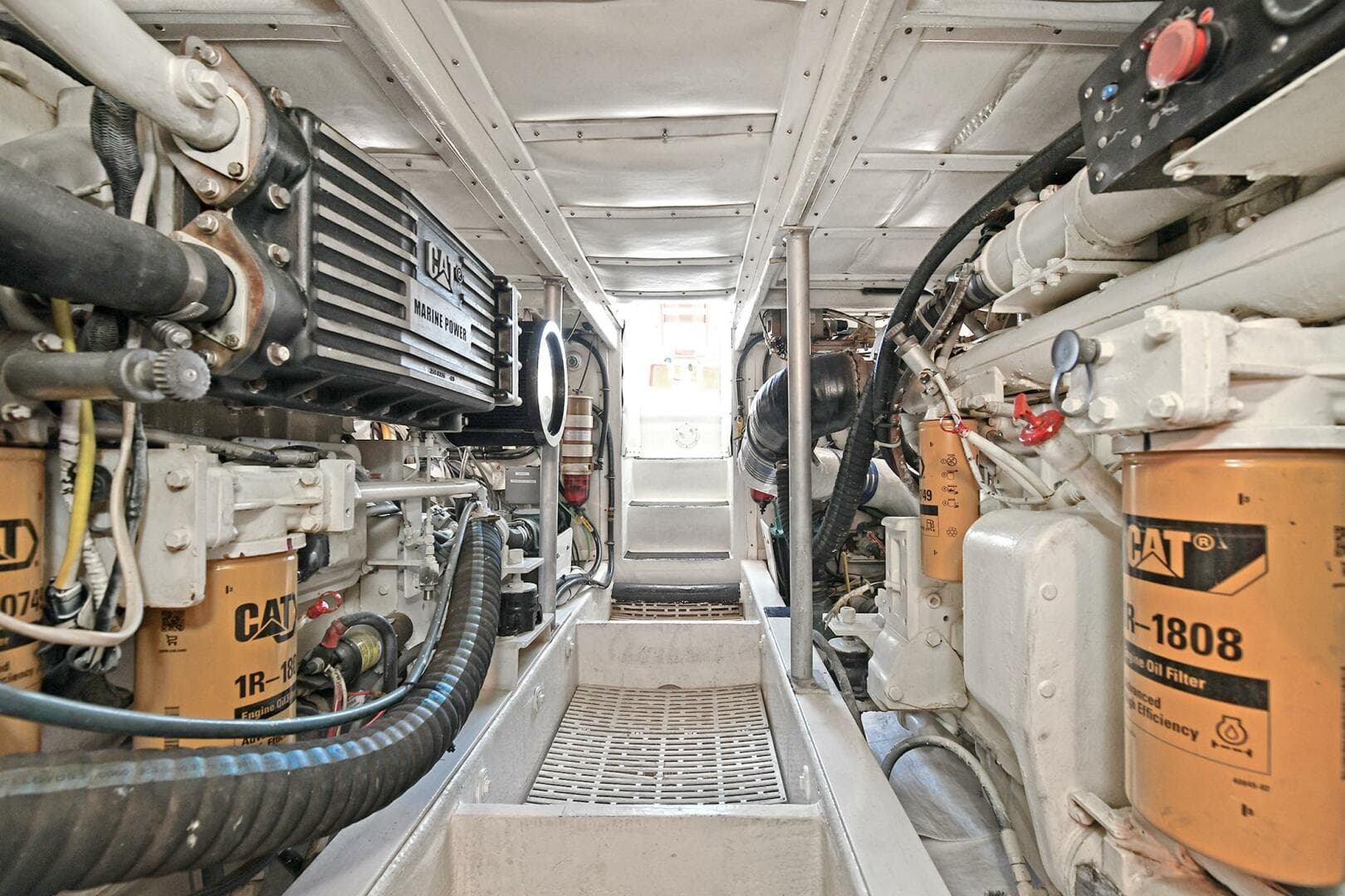 2000 Torres 48 Enclosed Bridge