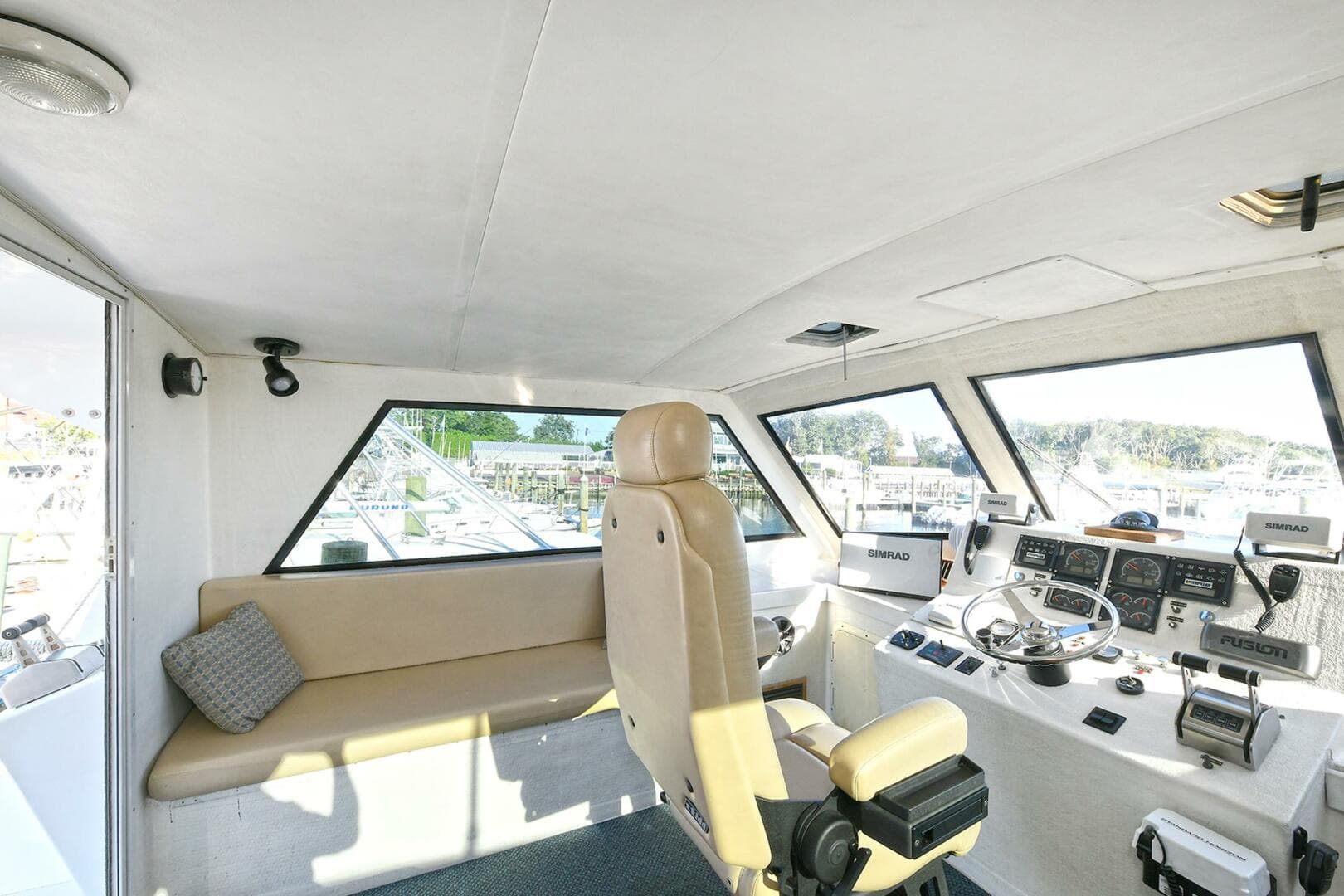 2000 Torres 48 Enclosed Bridge