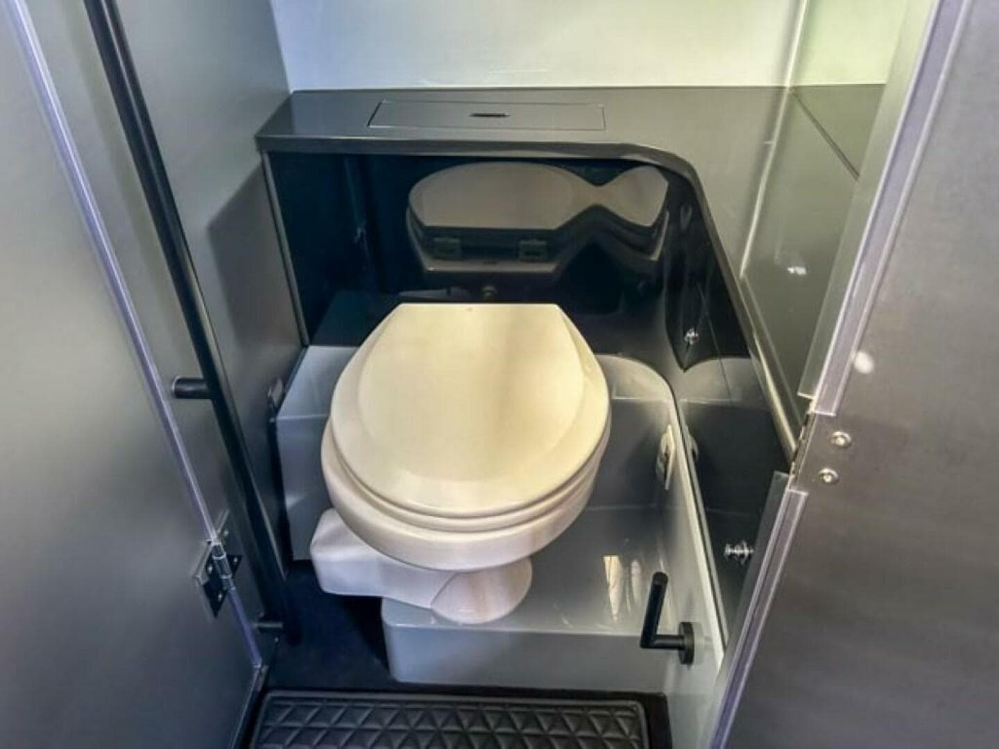 2024 Brabus Shadow 900XC