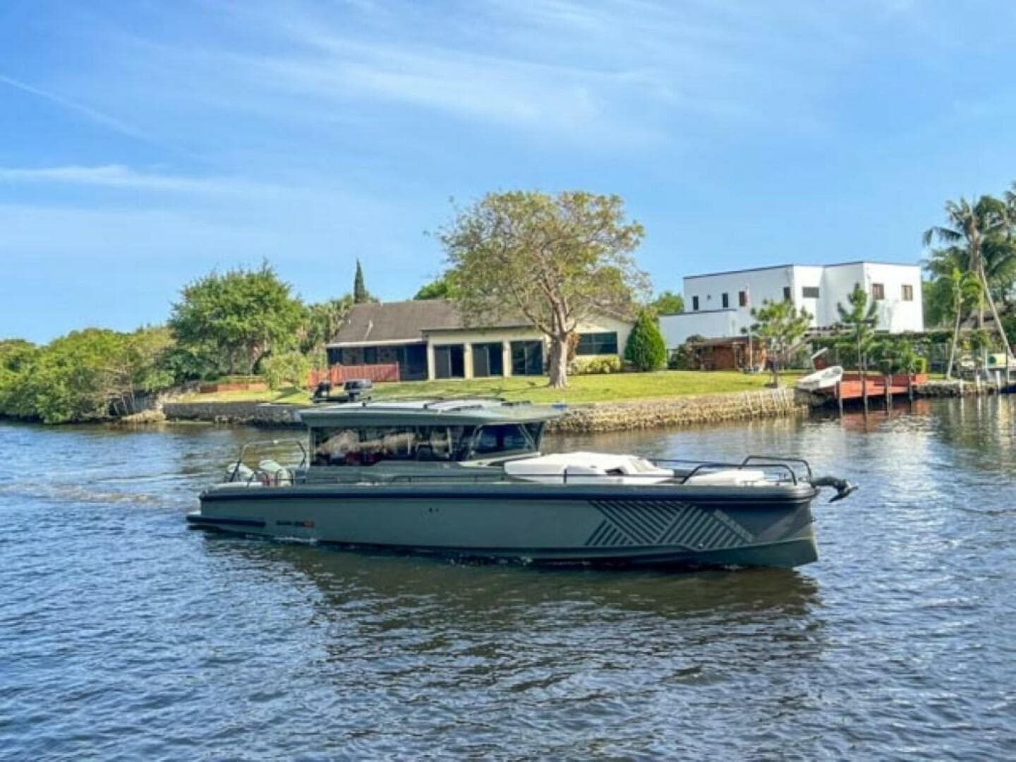 2024 Brabus Shadow 900XC