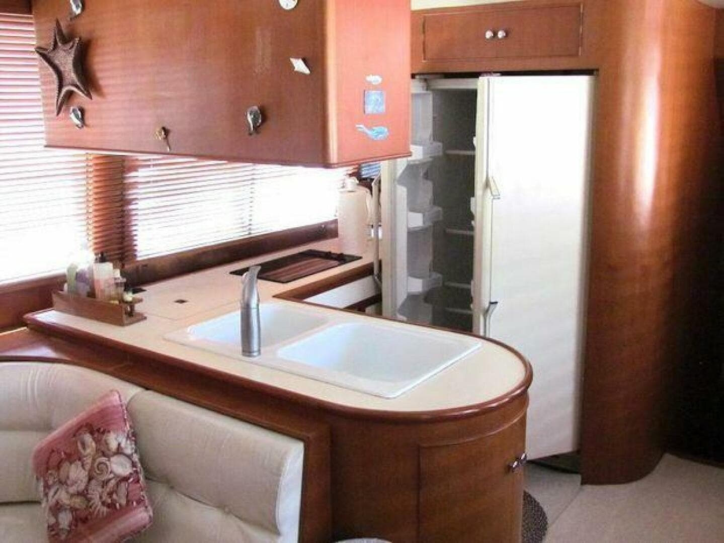 1997 Hyatt 55