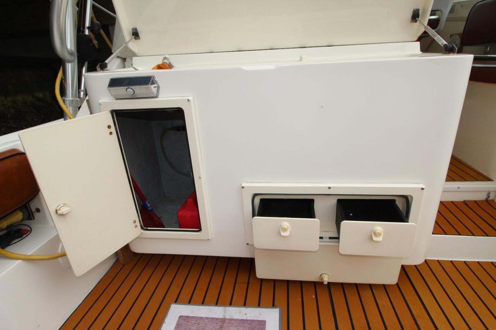 Albemarle 32 Express Tackle Center