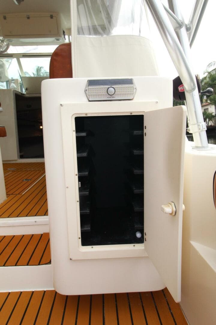 Albemarle 32 Express Tackle Center