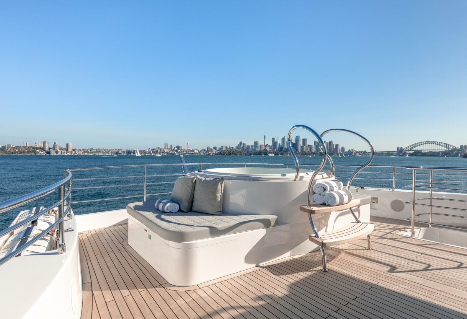 2024 Gulf Craft Majesty 100