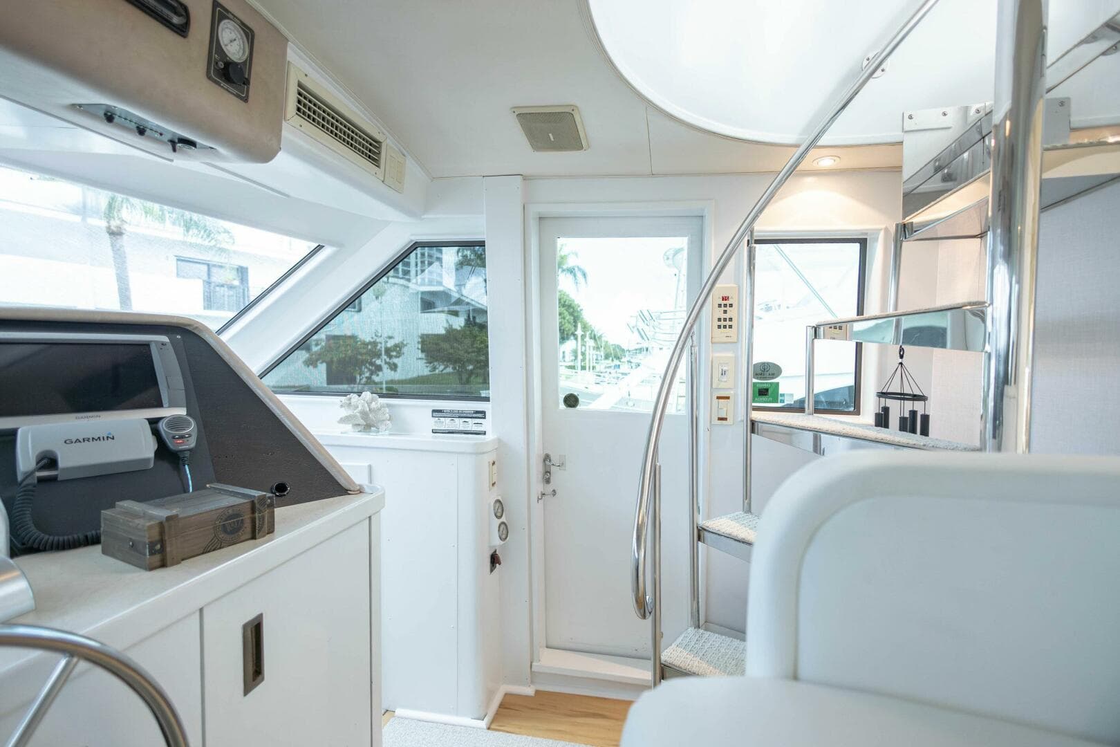 1989 Hatteras Cockpit Motor Yacht