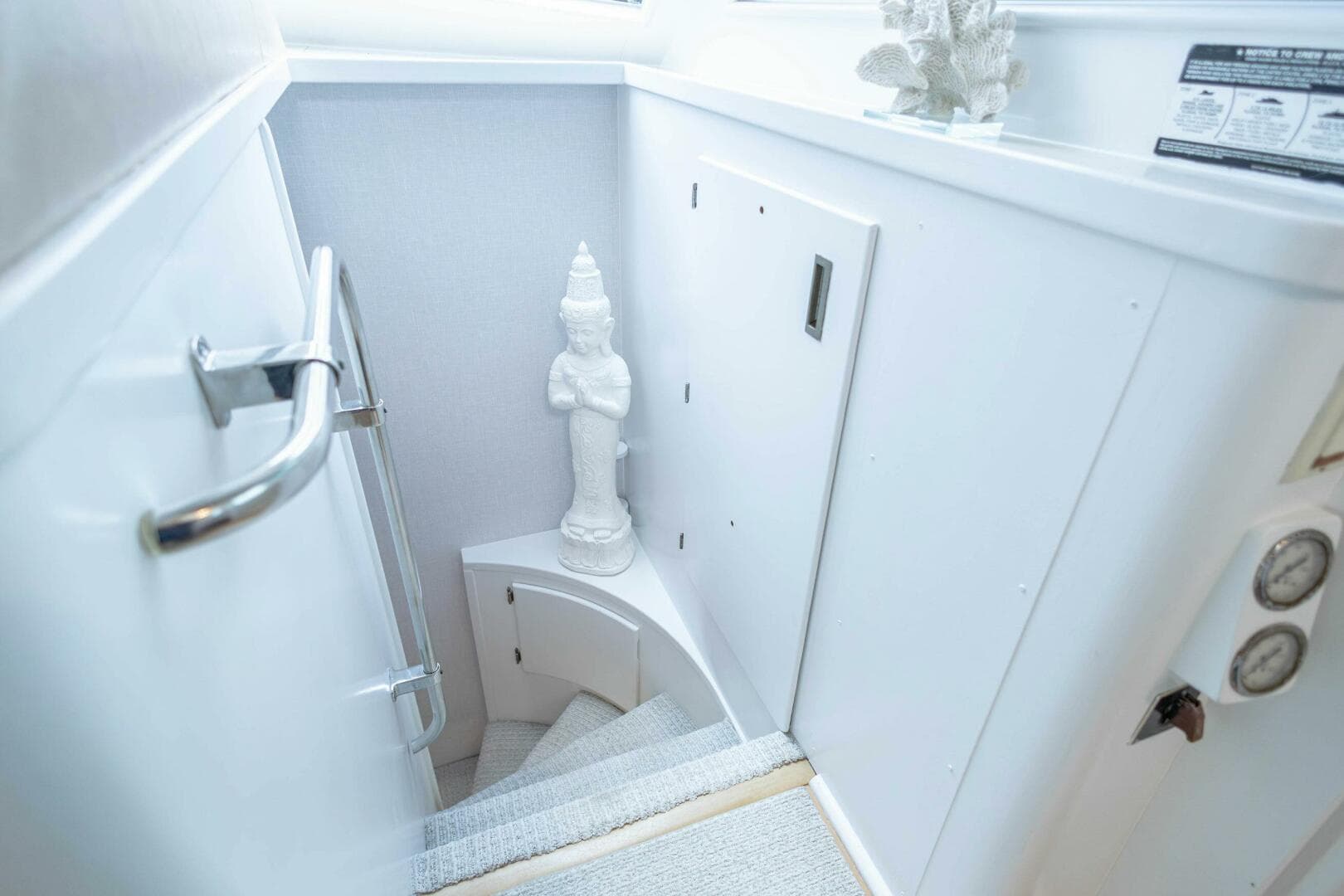 1989 Hatteras Cockpit Motor Yacht