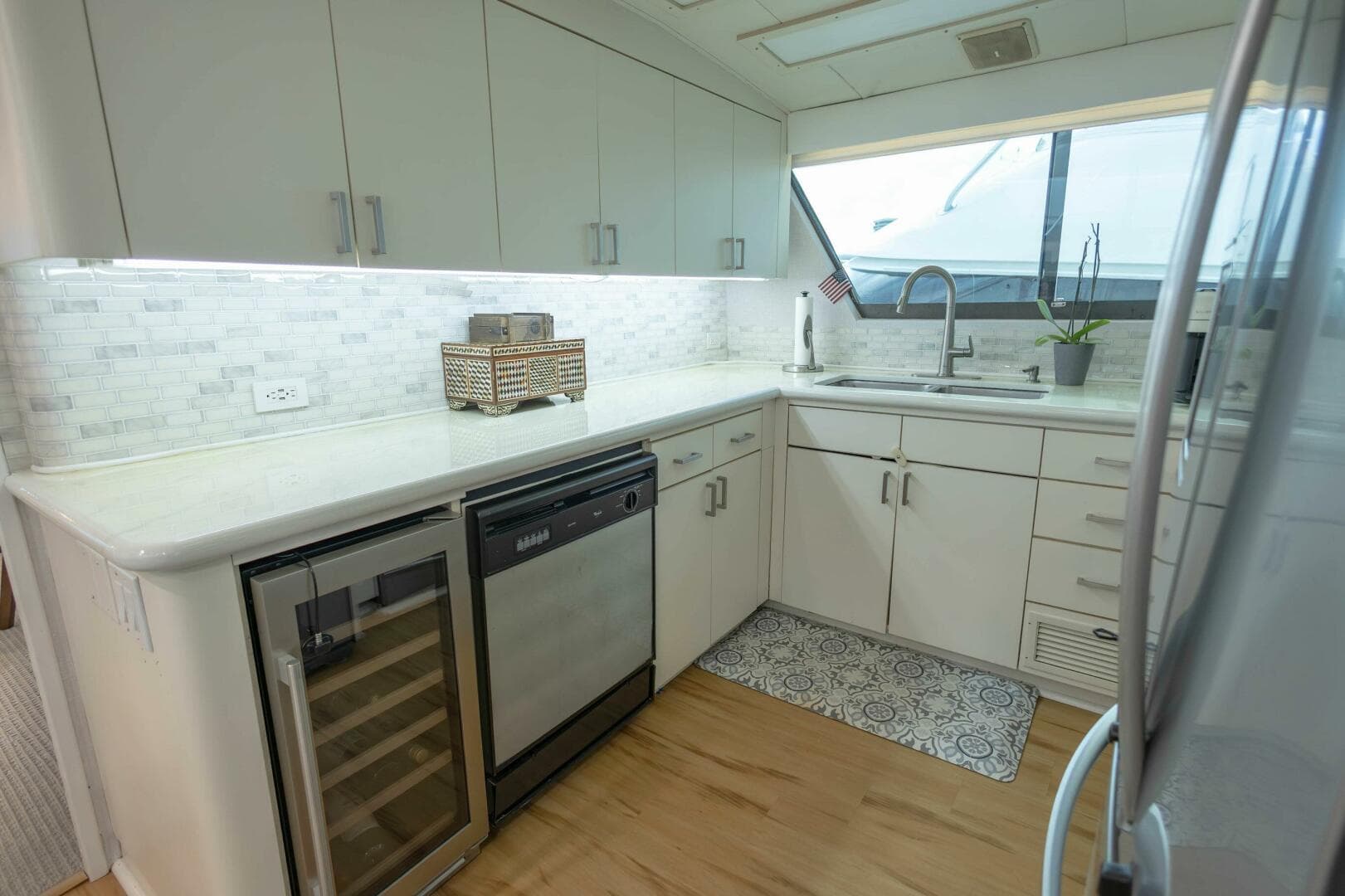 1989 Hatteras Cockpit Motor Yacht