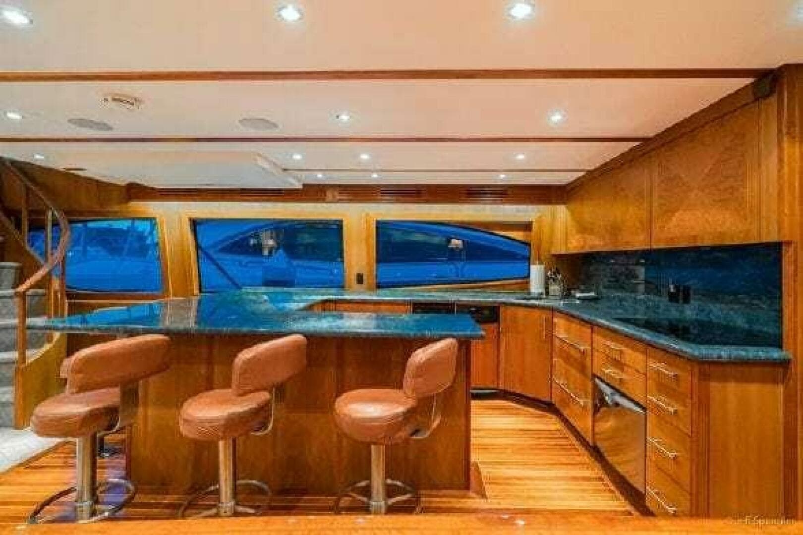 2008 77 Enclosed Bridge "Desperado"-Galley