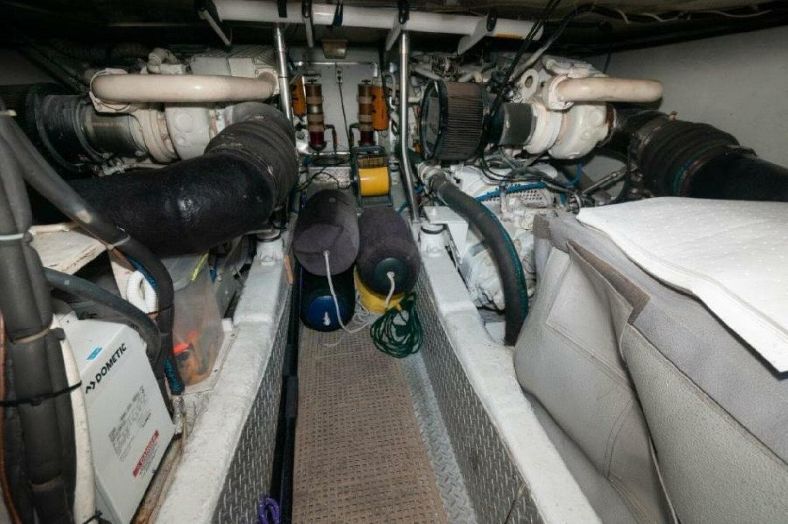 1998 Ocean Yachts 48 Super Sport  Engine Room