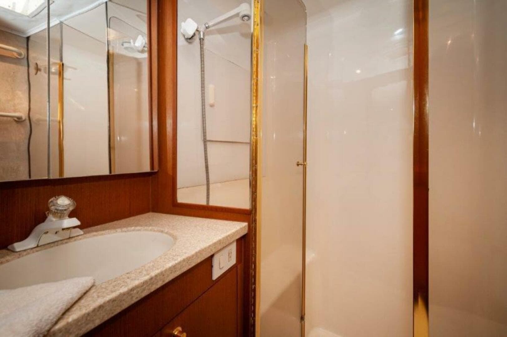 1998 Ocean Yachts 48 Super Sport Master Head