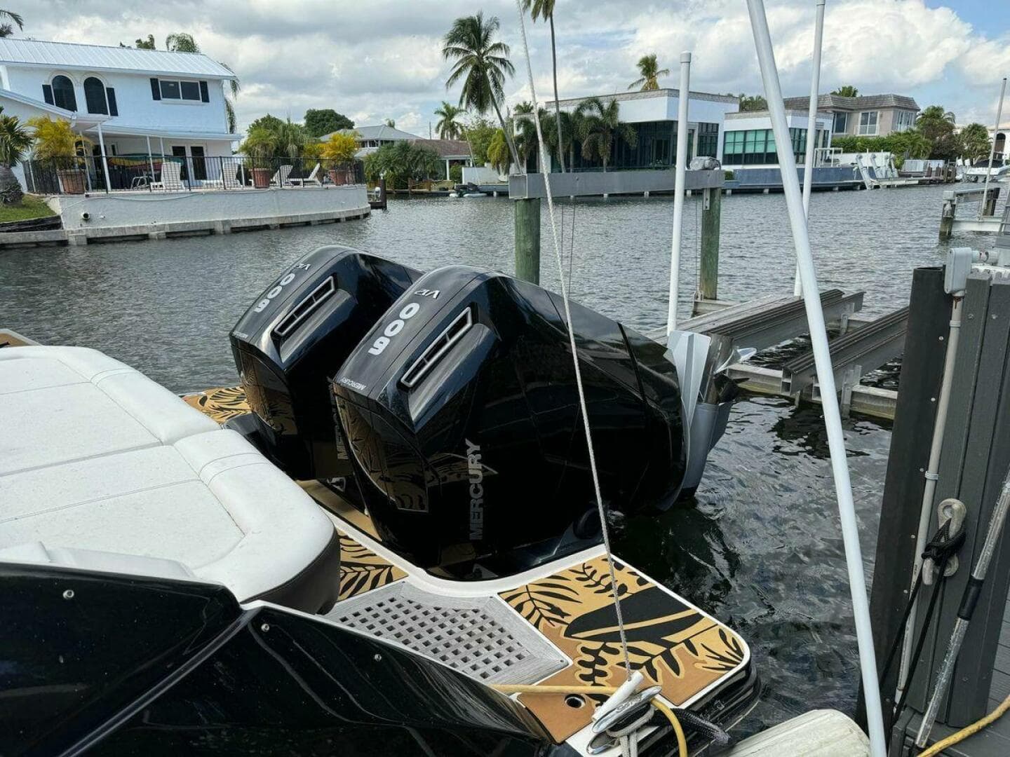 2021 Sea Ray 400 SLX OB