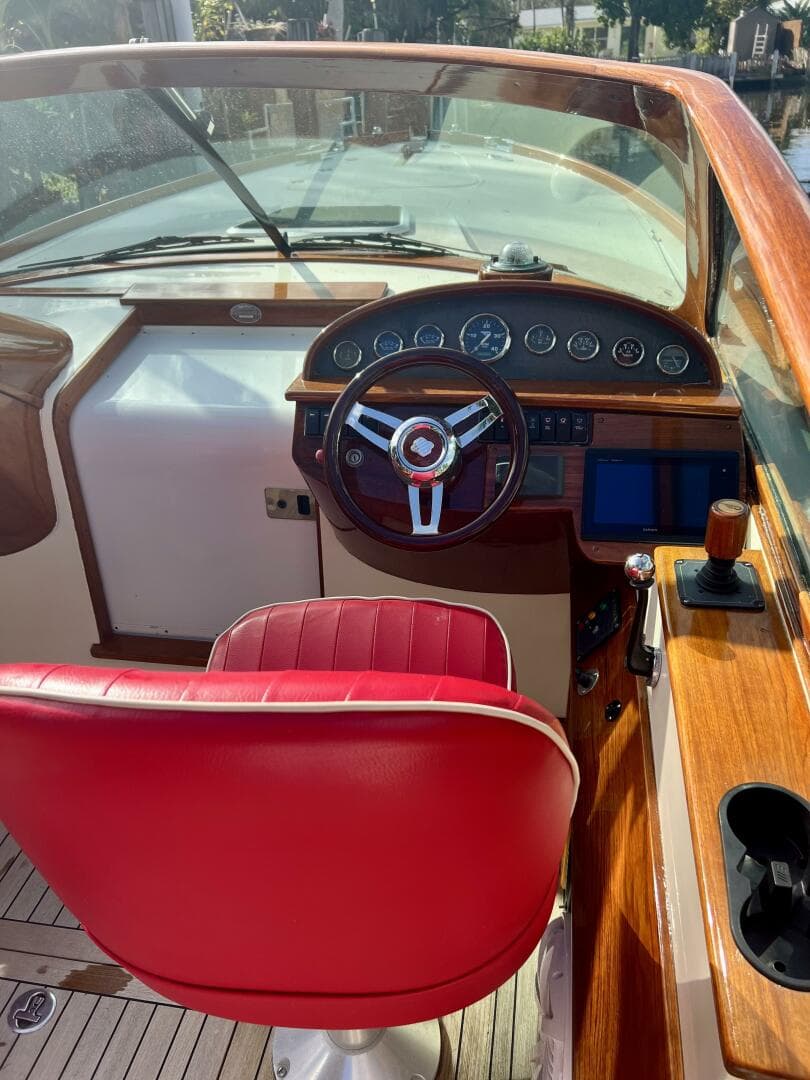 2004 Hinckley Talaria 29R