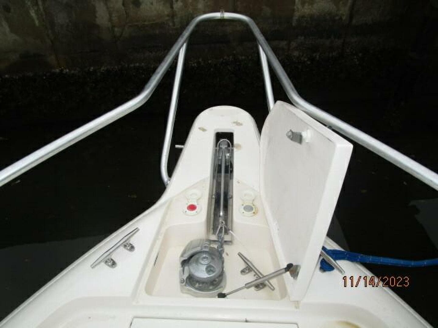 34' Intrepid anchor windlass1