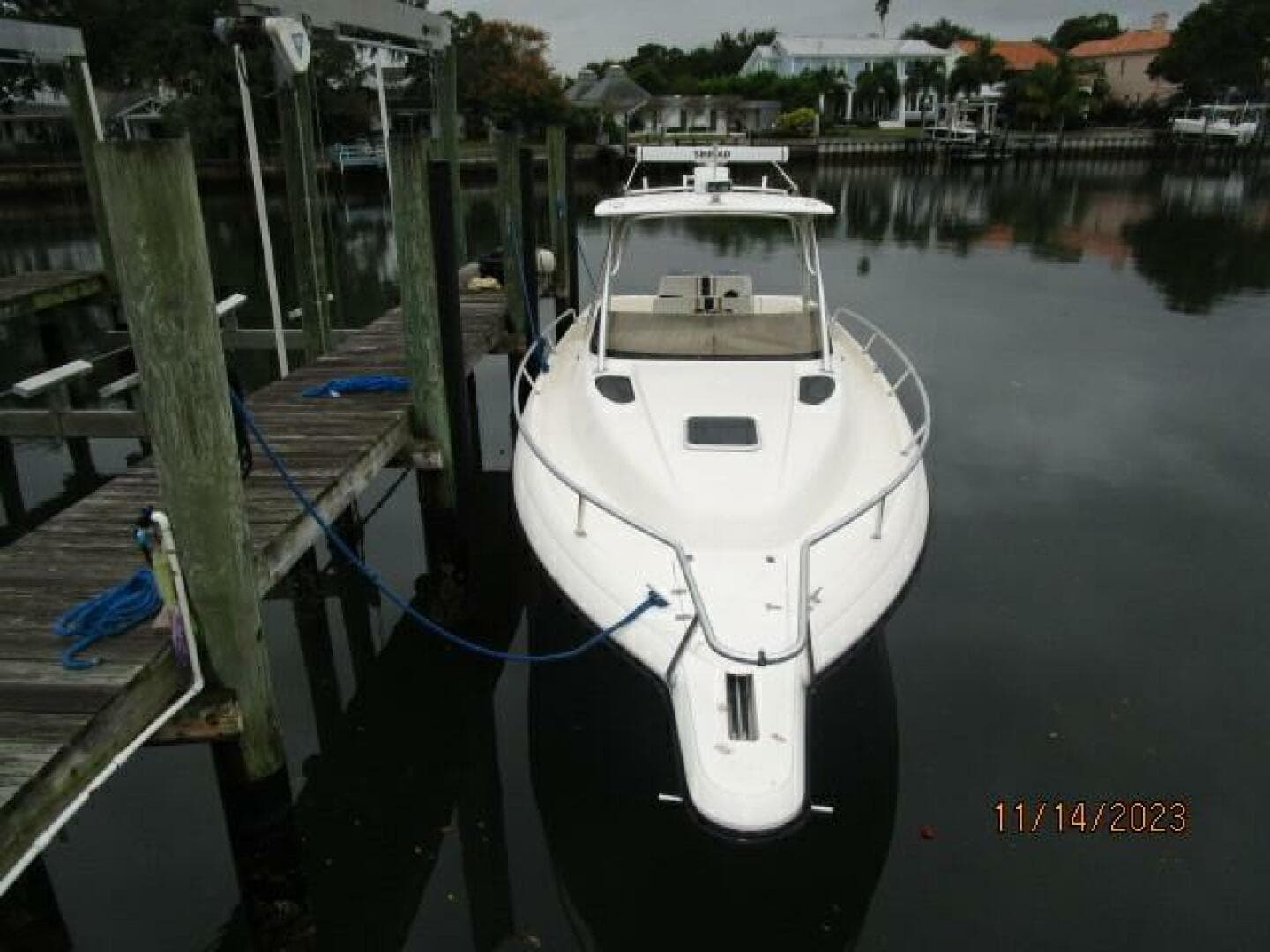 34' Intrepid forward profile