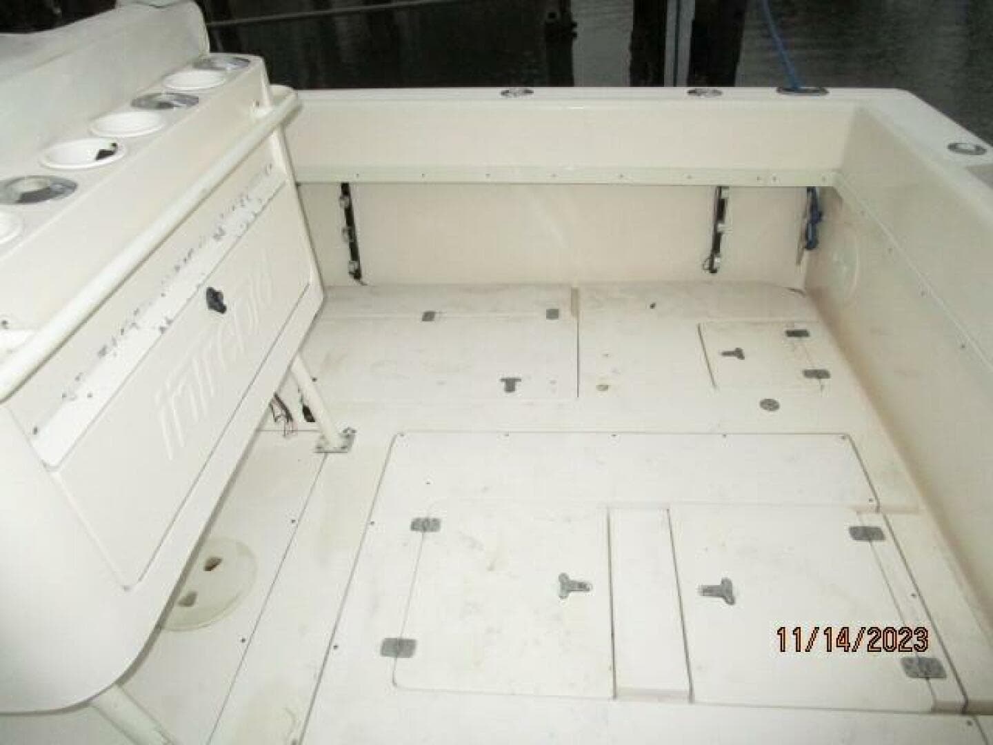 34' Intrepid cockpit starboard