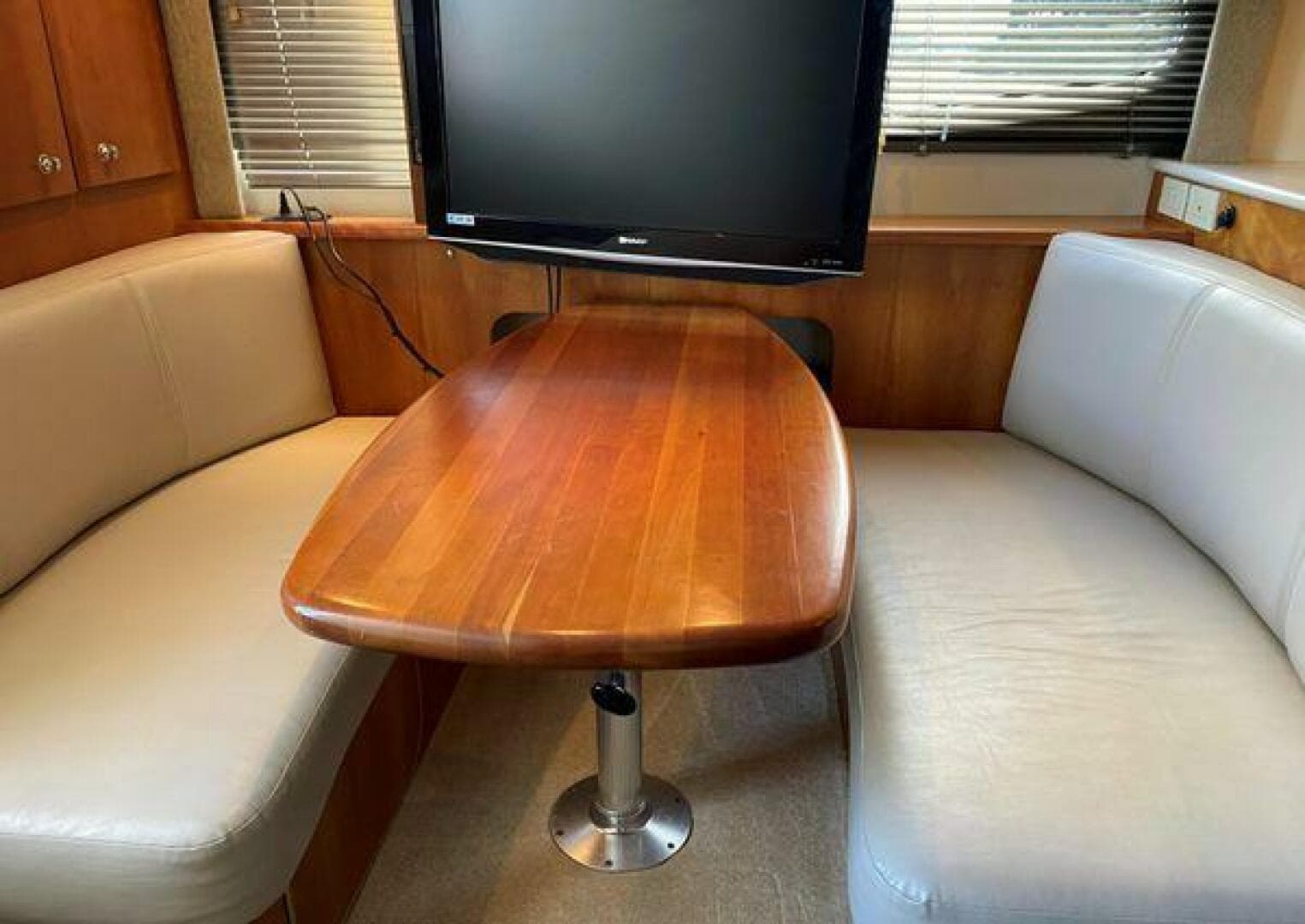 2002 Silverton 330 Sport Bridge