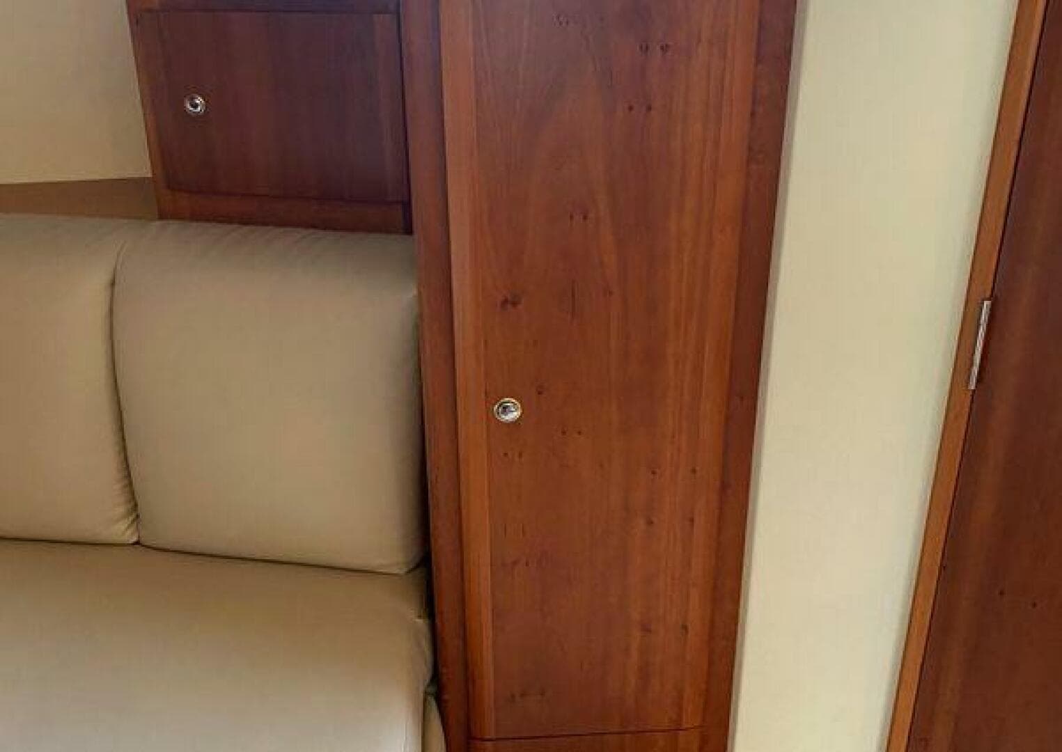 2002 Silverton 330 Sport Bridge