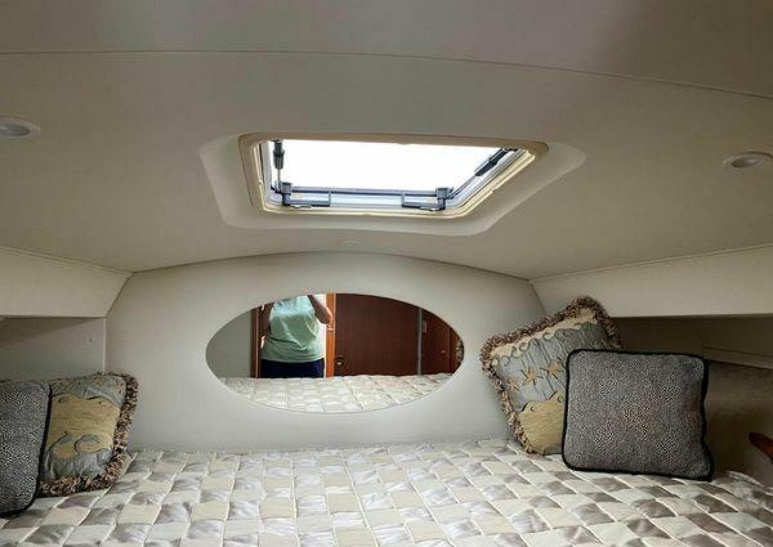 2002 Silverton 330 Sport Bridge