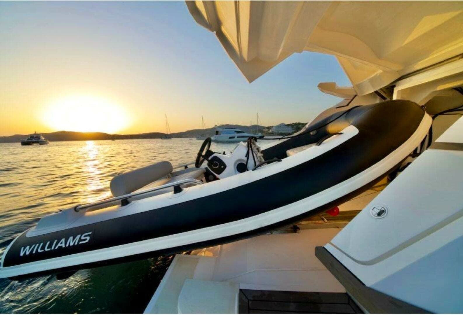 2019 Fairline 