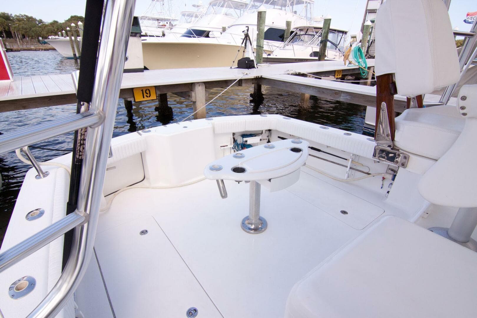 Out Island 38 Express-Cockpit