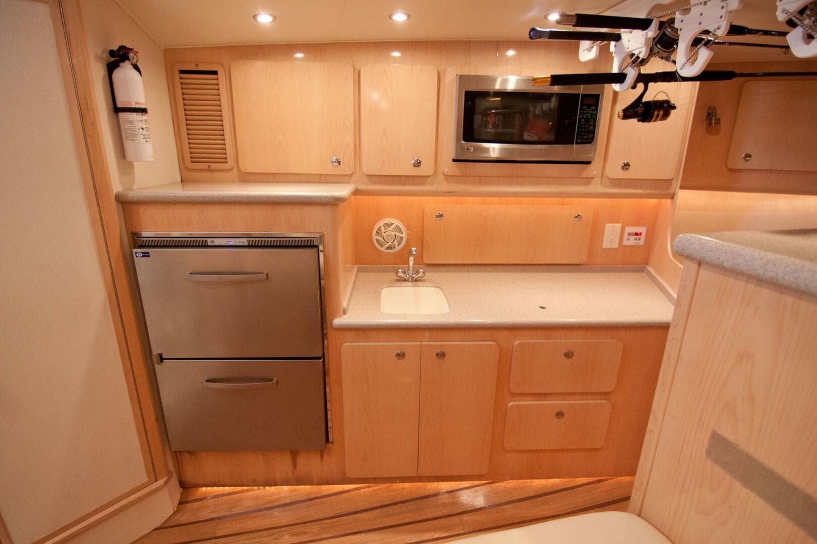 Out Island 38 Express-Cabin