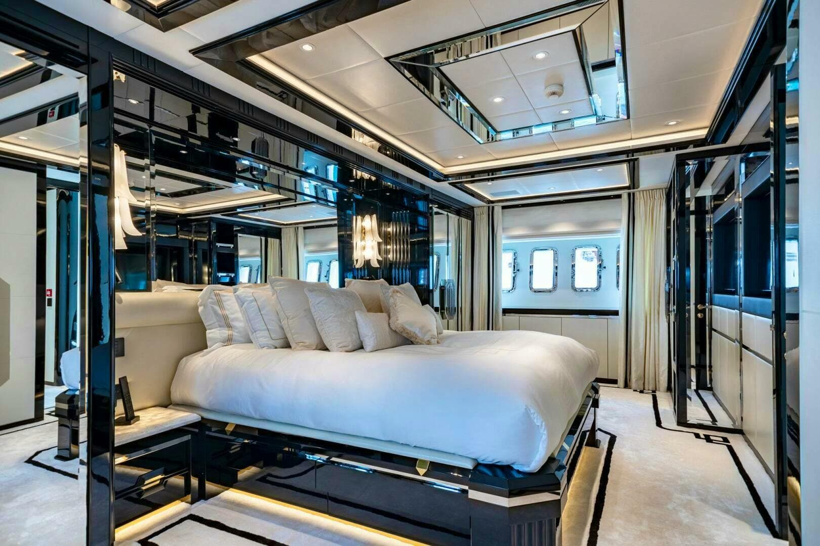 2013 Overmarine Mangusta 108