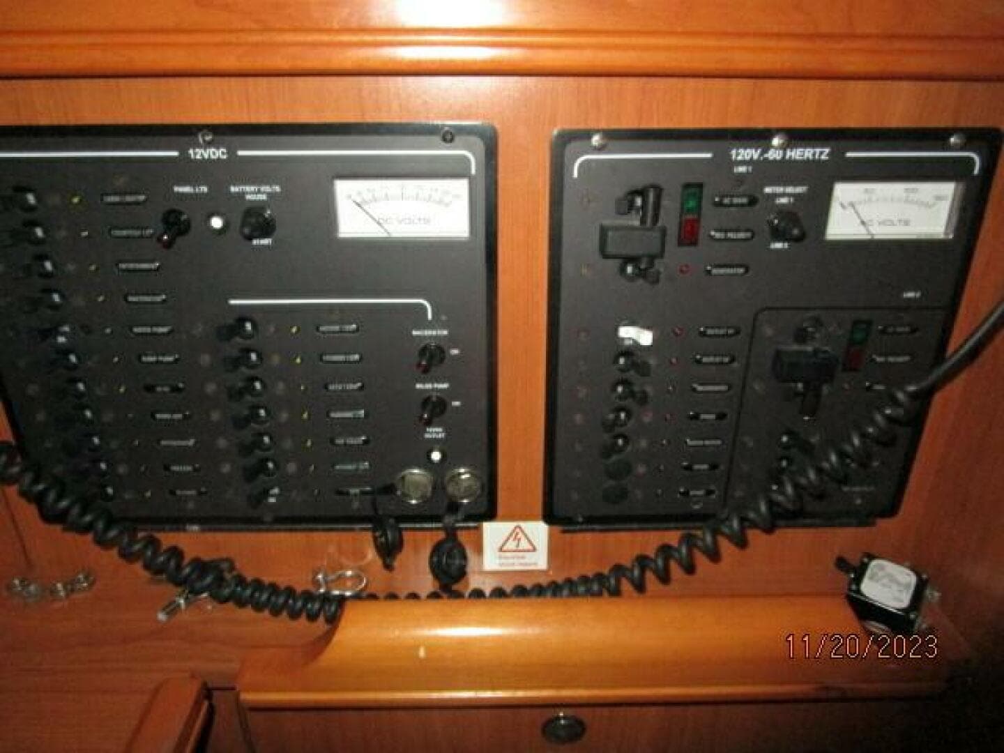 41' Hunter electrical panels