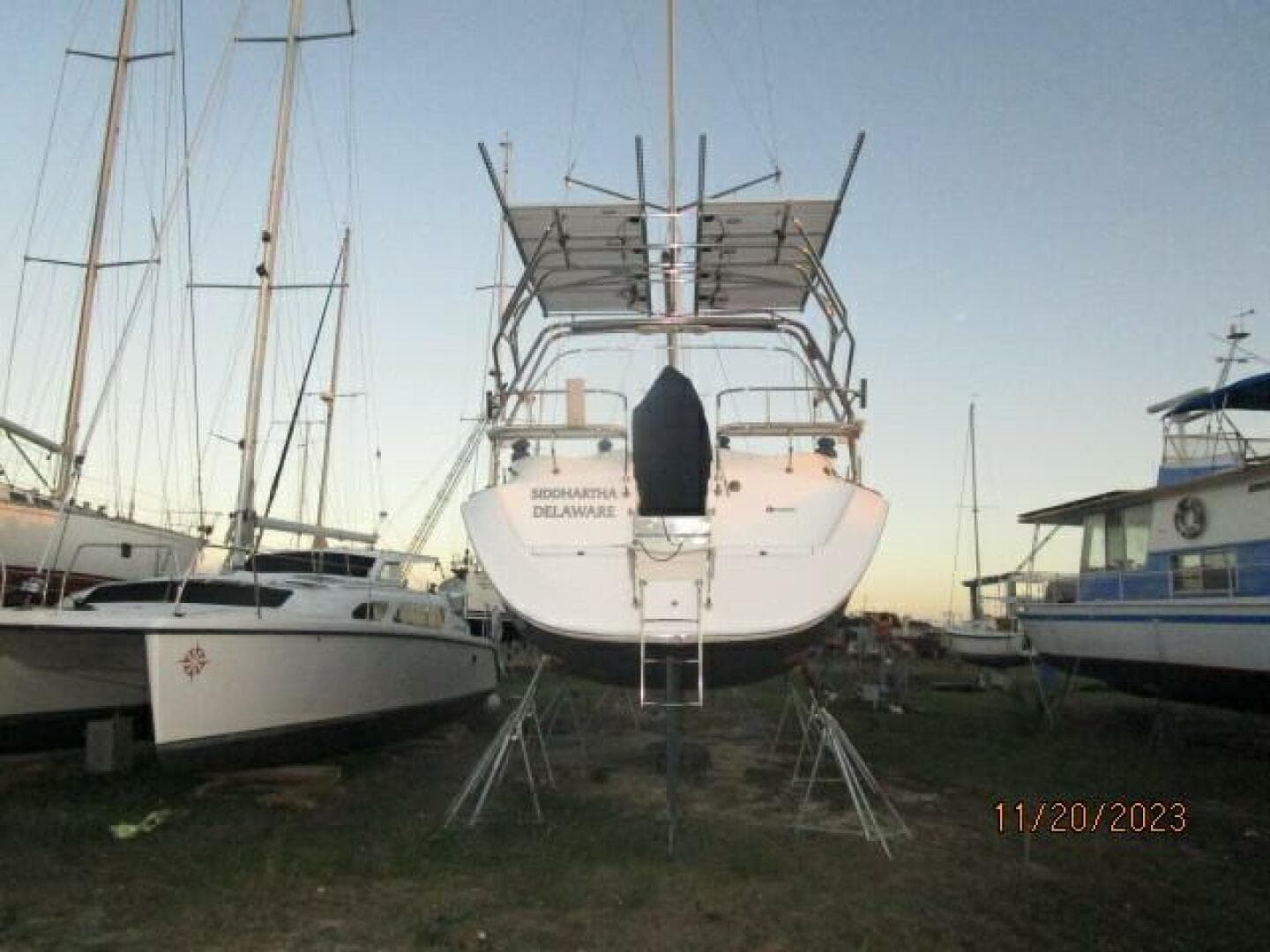 41' Hunter aft profile