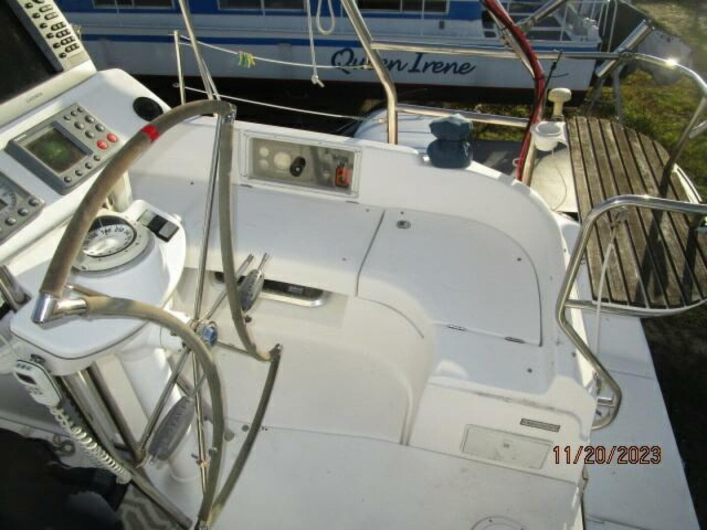 41' Hunter cockpit starboard