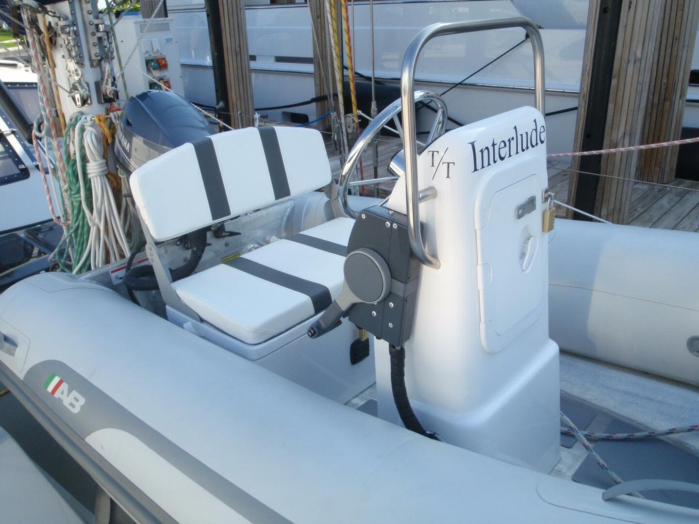 1986 Deerfoot 74 Pilothouse