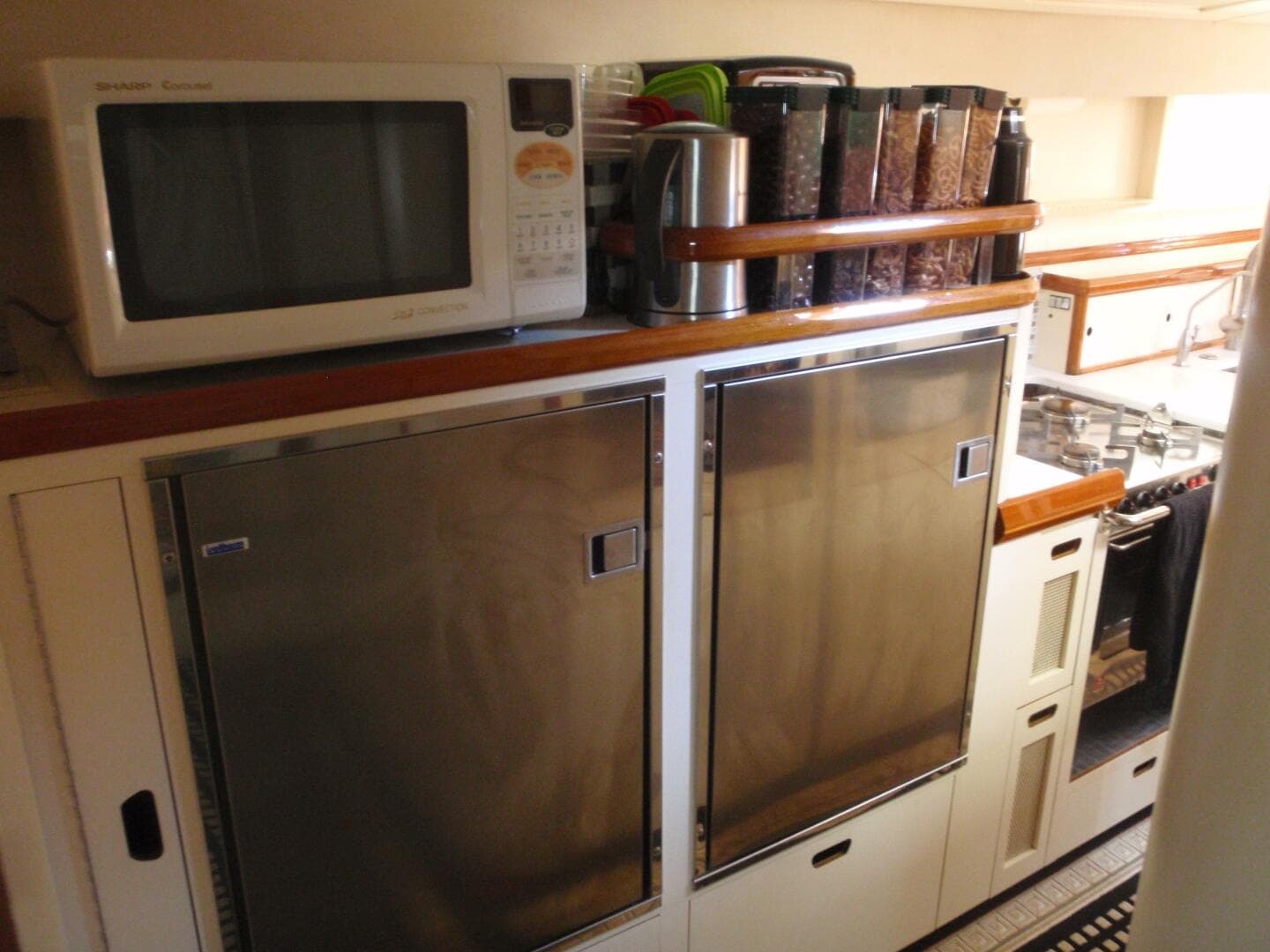 1986 Deerfoot 74 Pilothouse