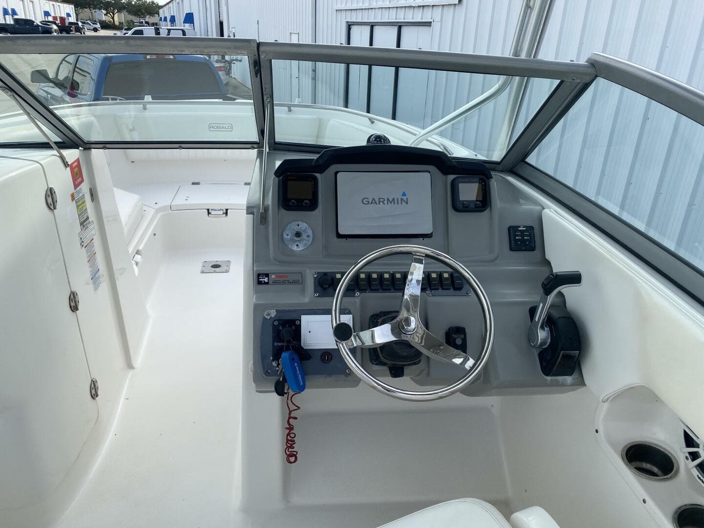 2011 Robalo 