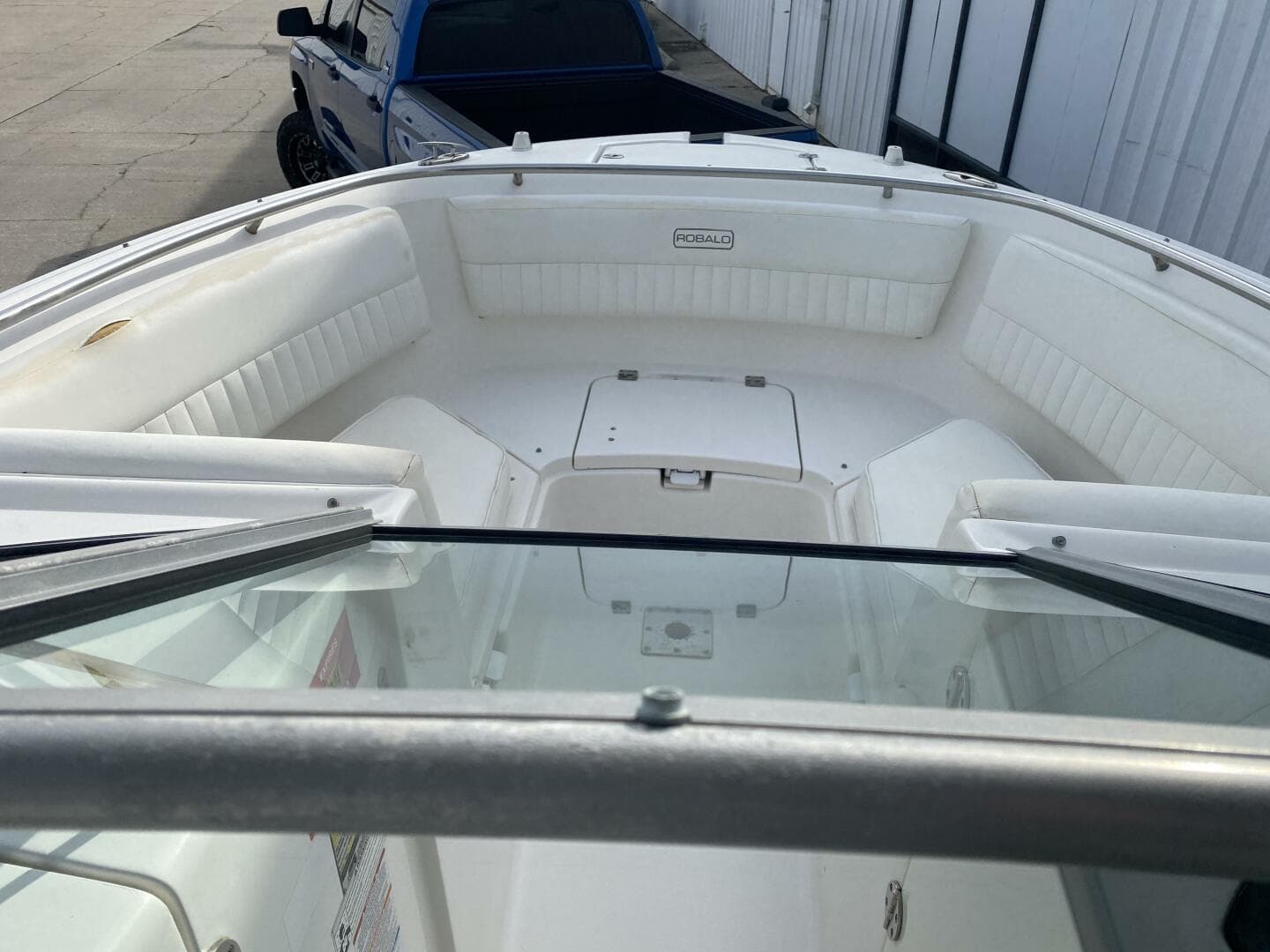 2011 Robalo 