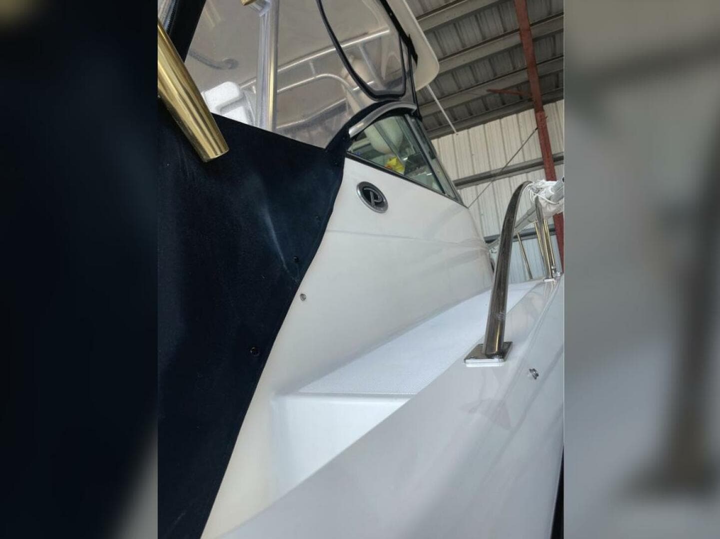 2004 Pursuit 3070 Offshore Express