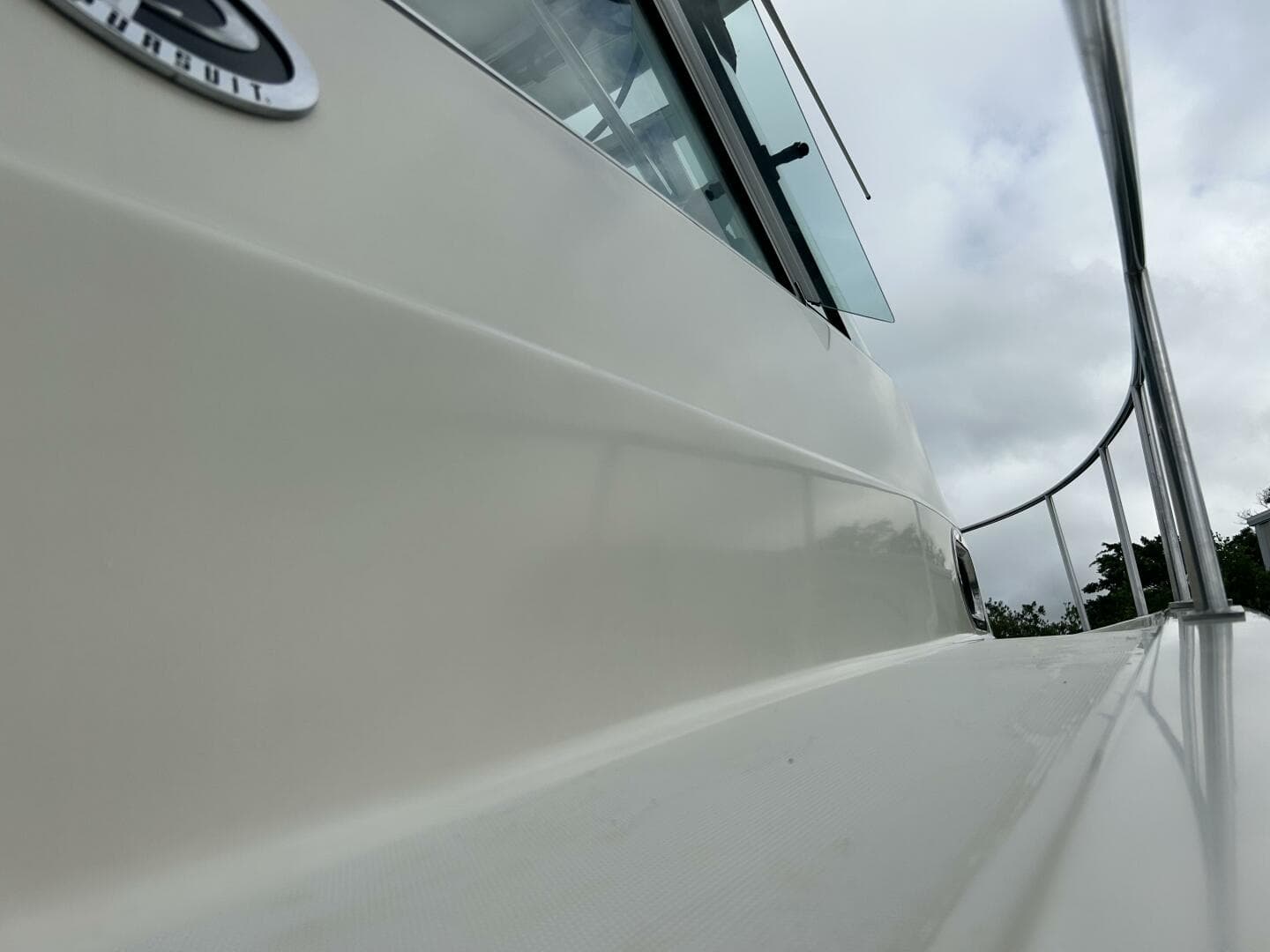 2004 Pursuit 3070 Offshore Express