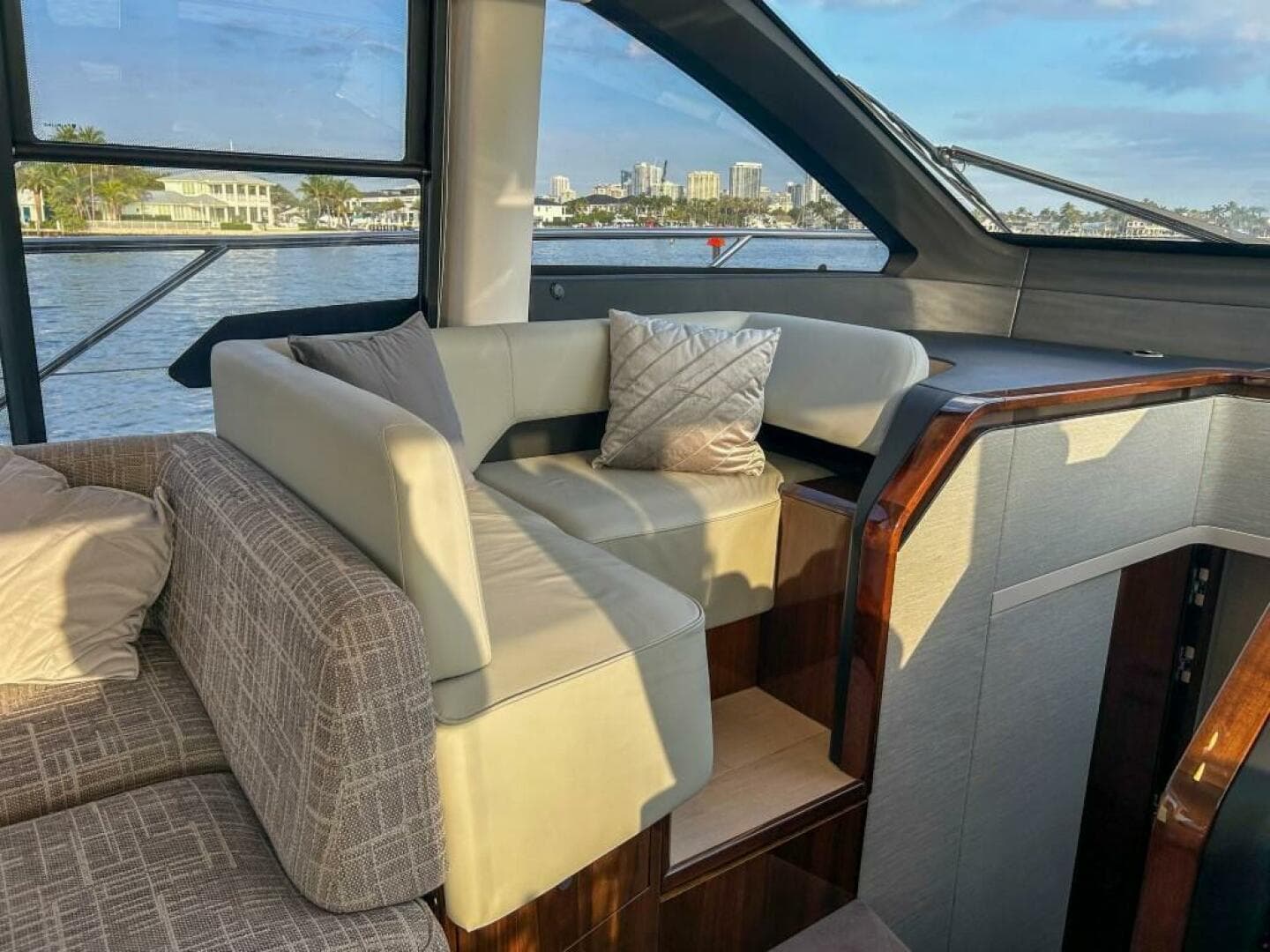 2024 Fairline Squadron 68