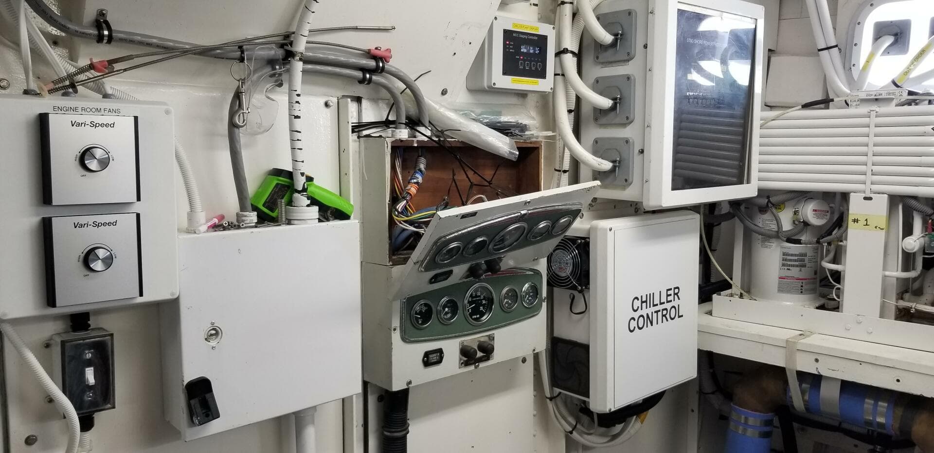 1947 Trumpy Raised Pilot House