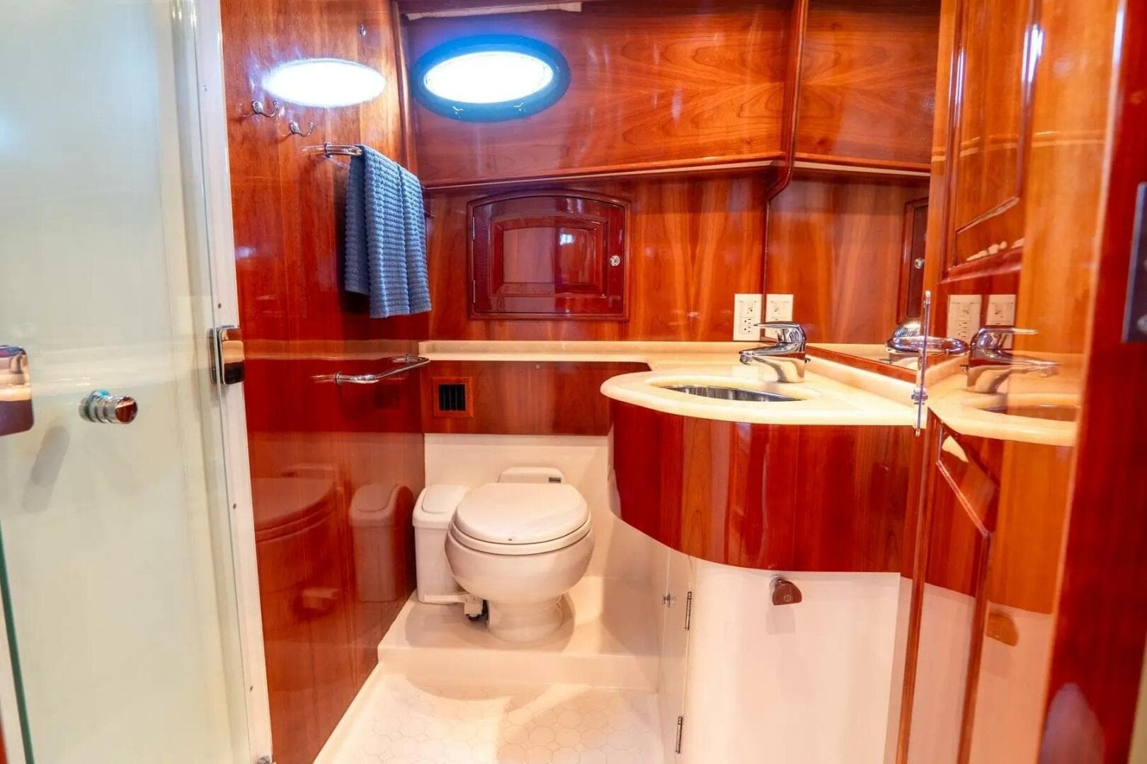 2006 Hinckley Talaria 55 FB