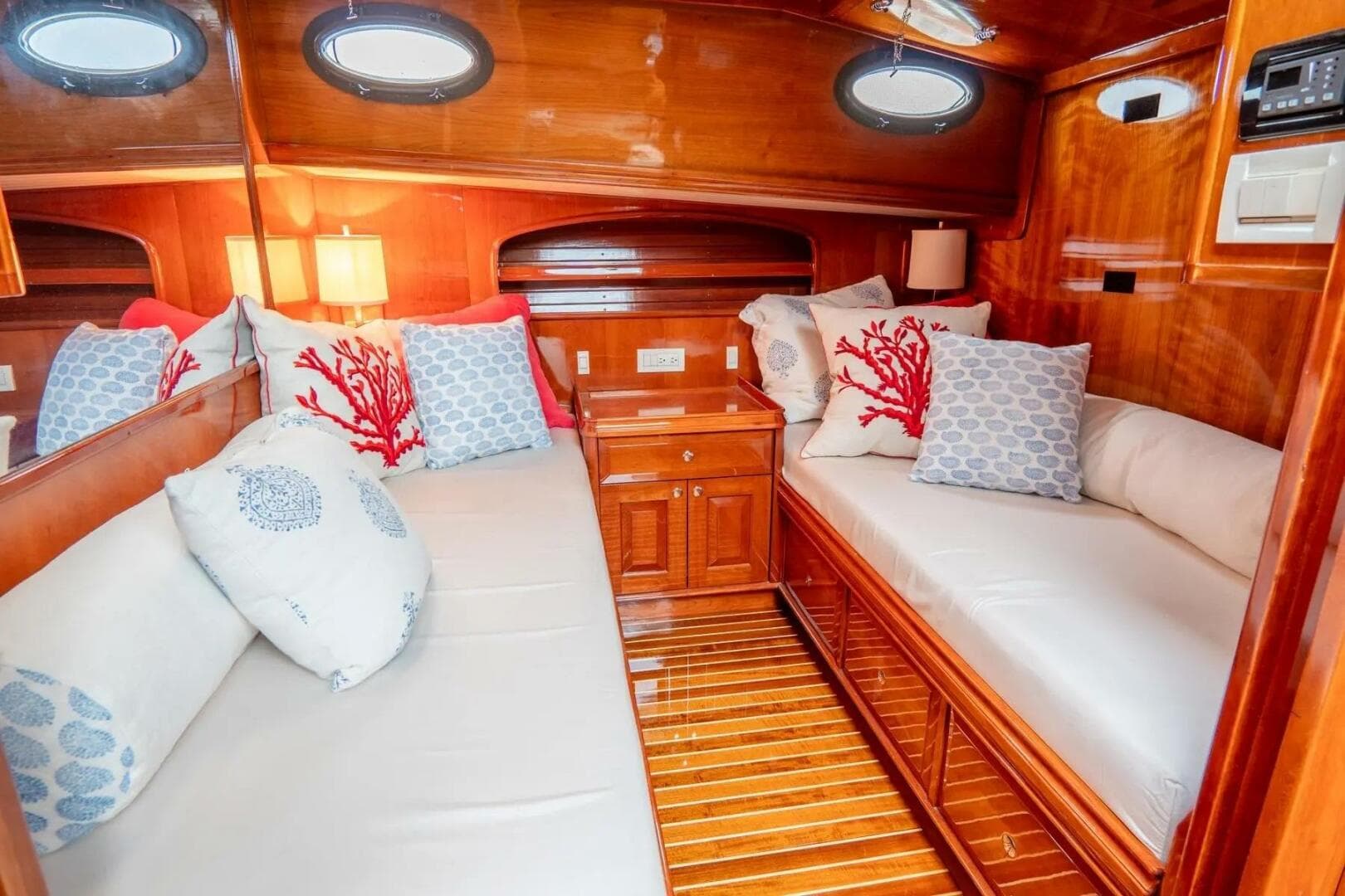 2006 Hinckley Talaria 55 FB