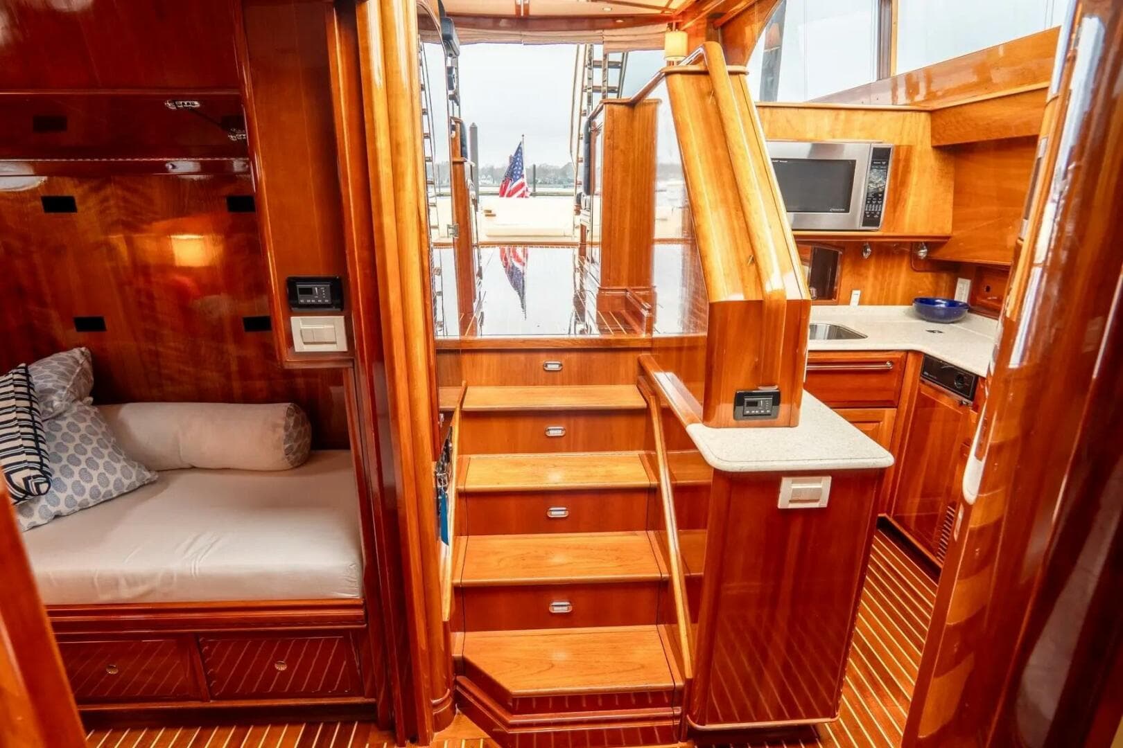 2006 Hinckley Talaria 55 FB